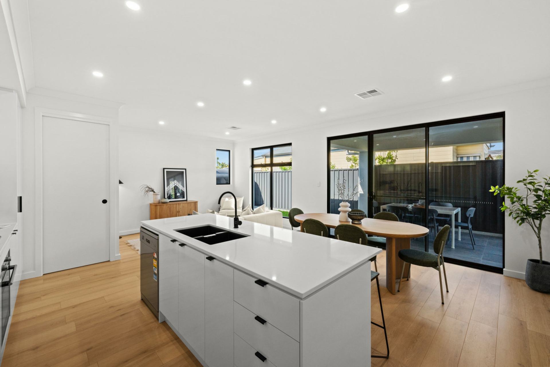 2C Crossley Avenue — photo 6 of 16