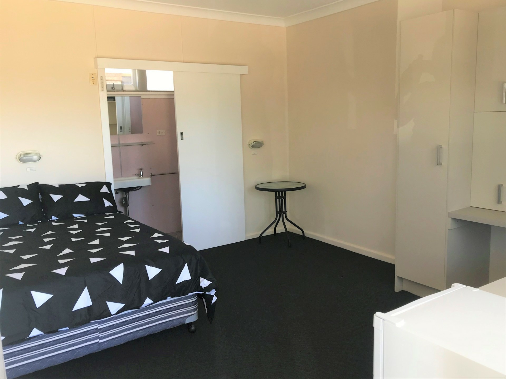 55 Chatham Avenue "Blackboy Tree Motel" Taree NSW Unit for Rent LJ