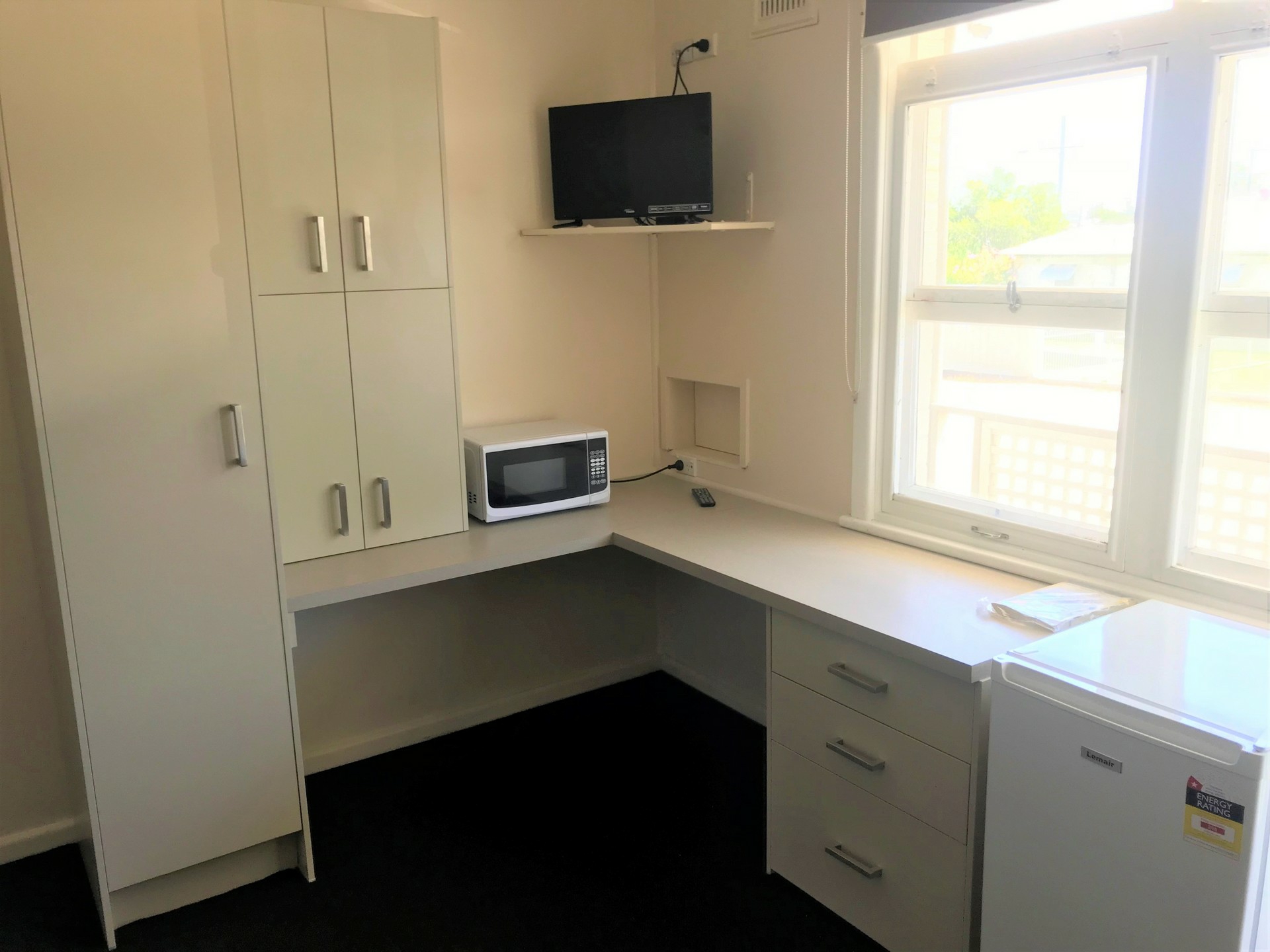 55 Chatham Avenue "Blackboy Tree Motel" Taree NSW Unit for Rent LJ