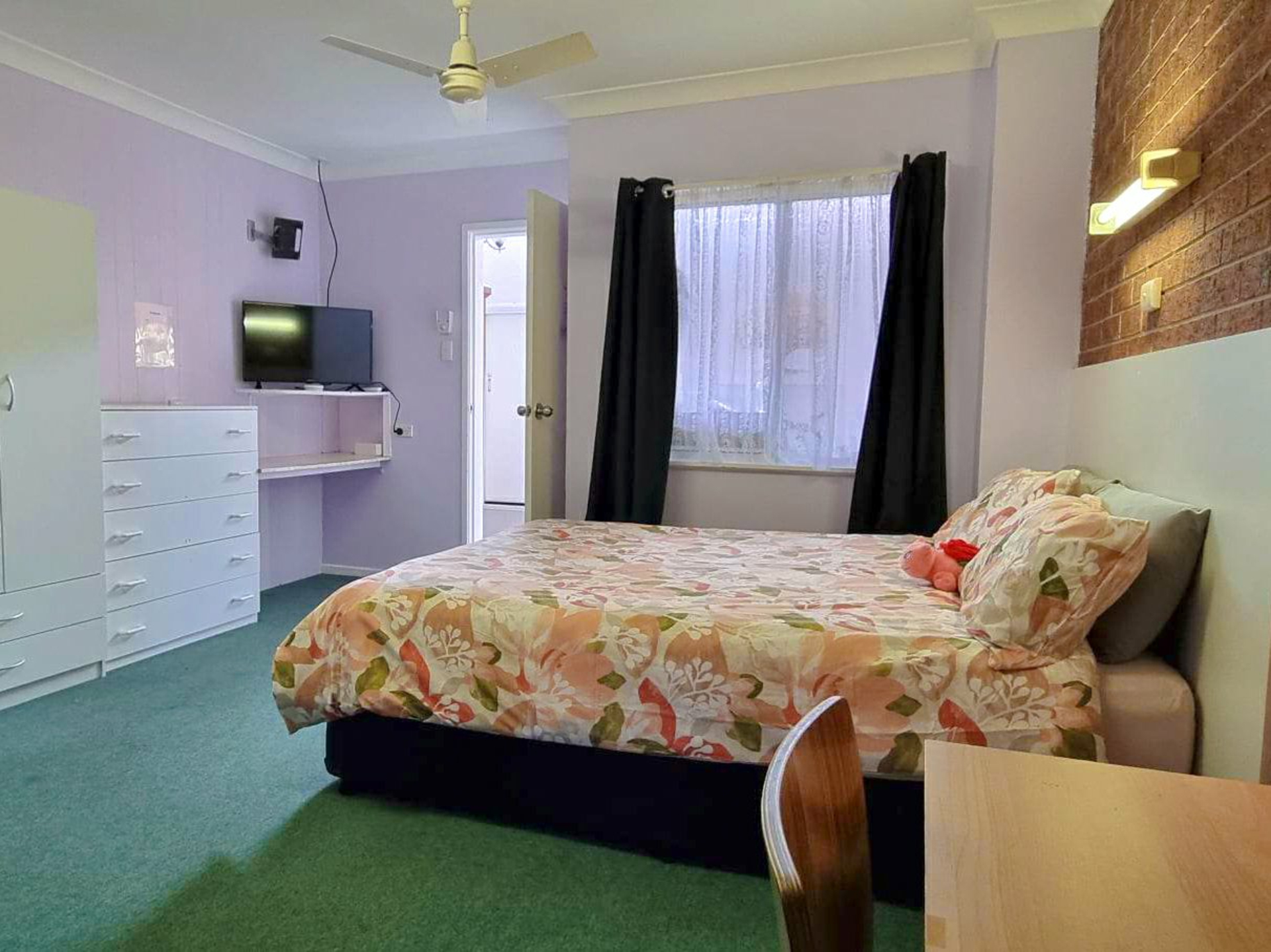 Taree, 2430
