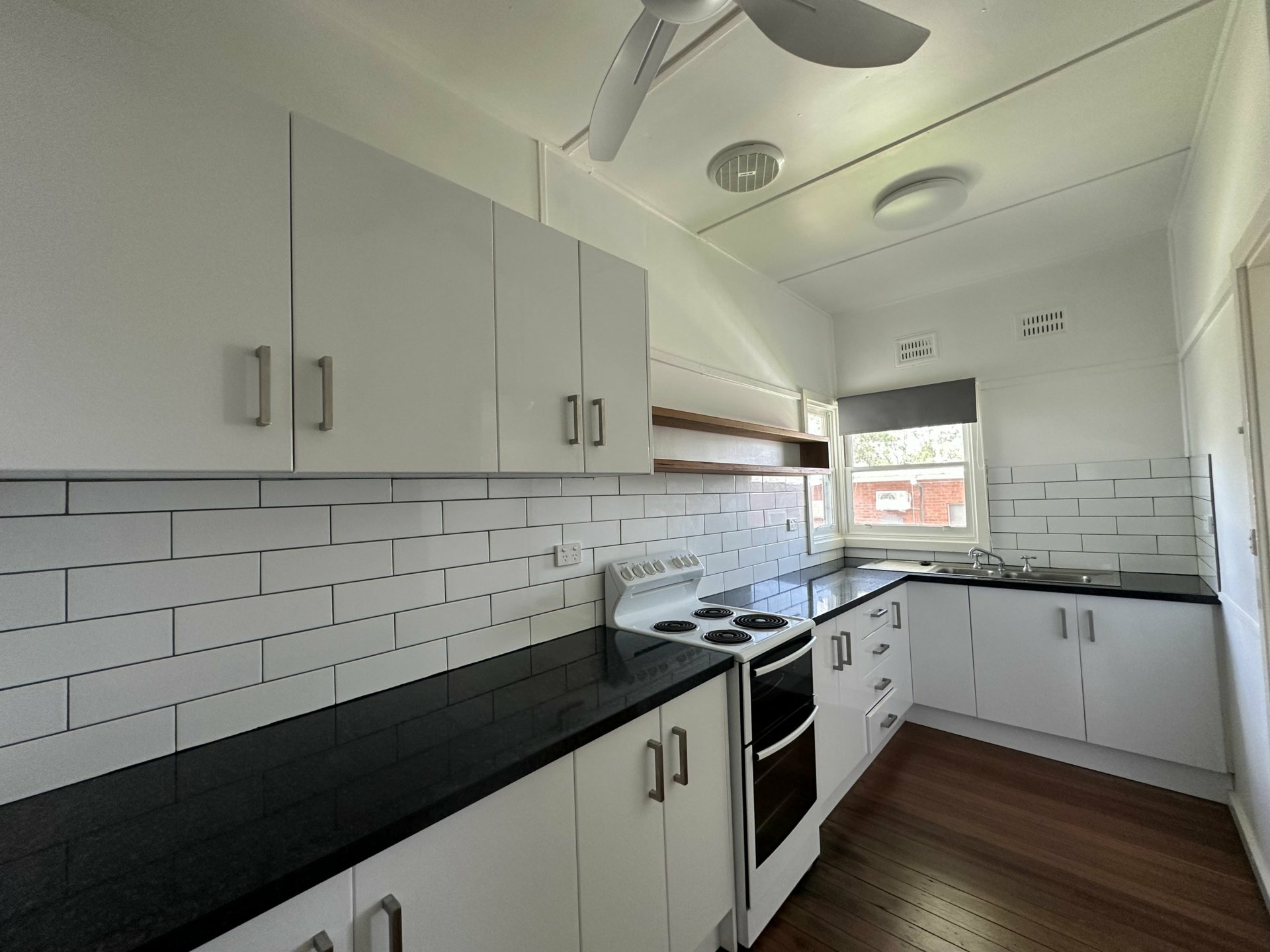 3/48 Muldoon Street — photo 4 of 9