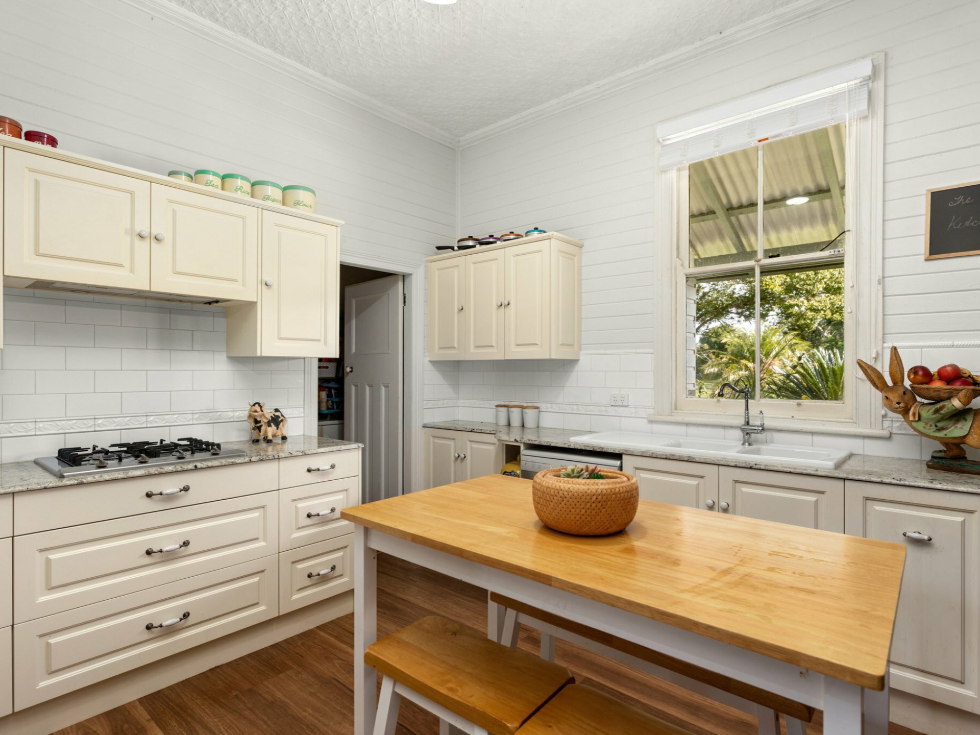 Dumaresq Island, 2430