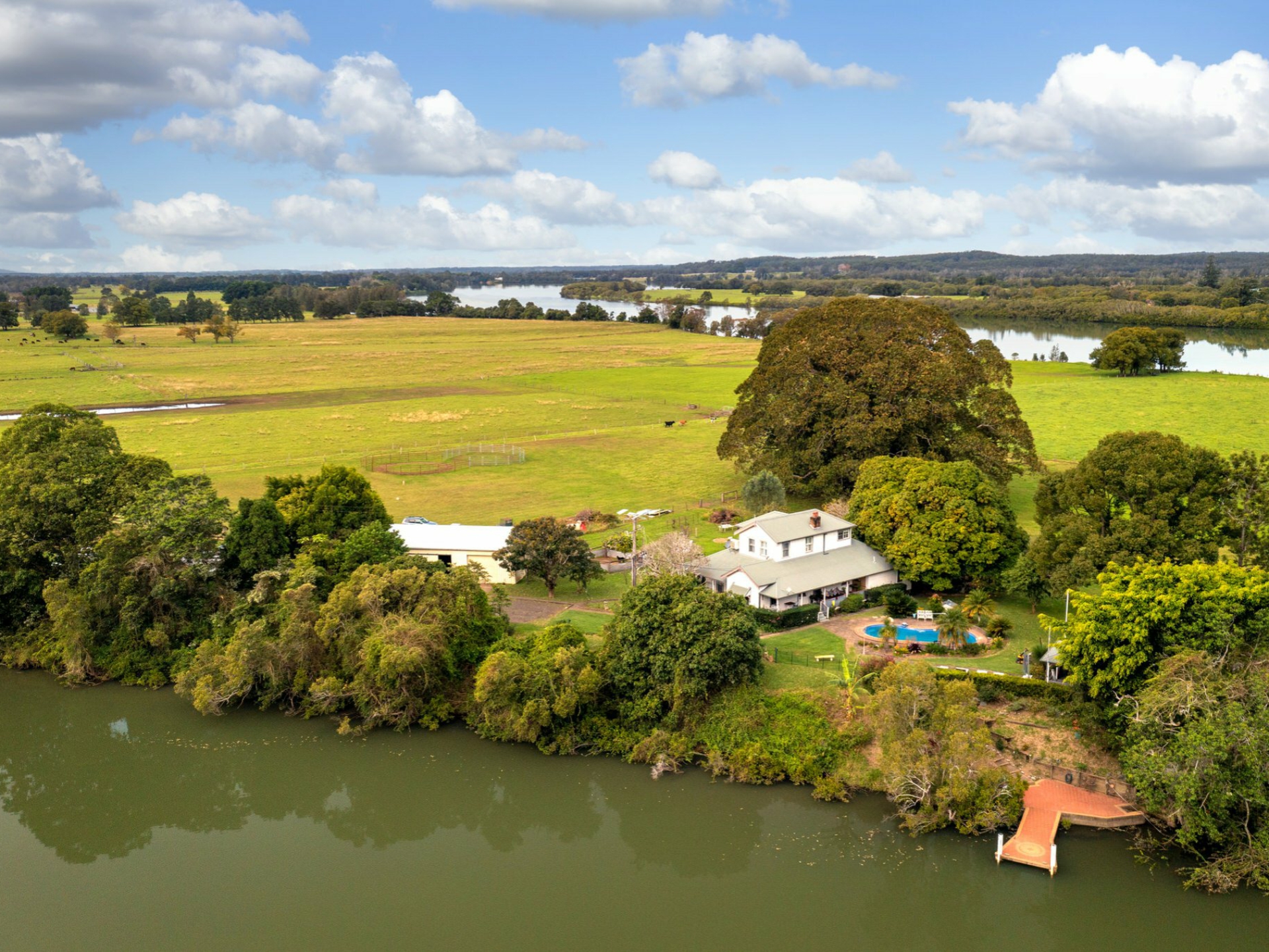 Dumaresq Island, 2430