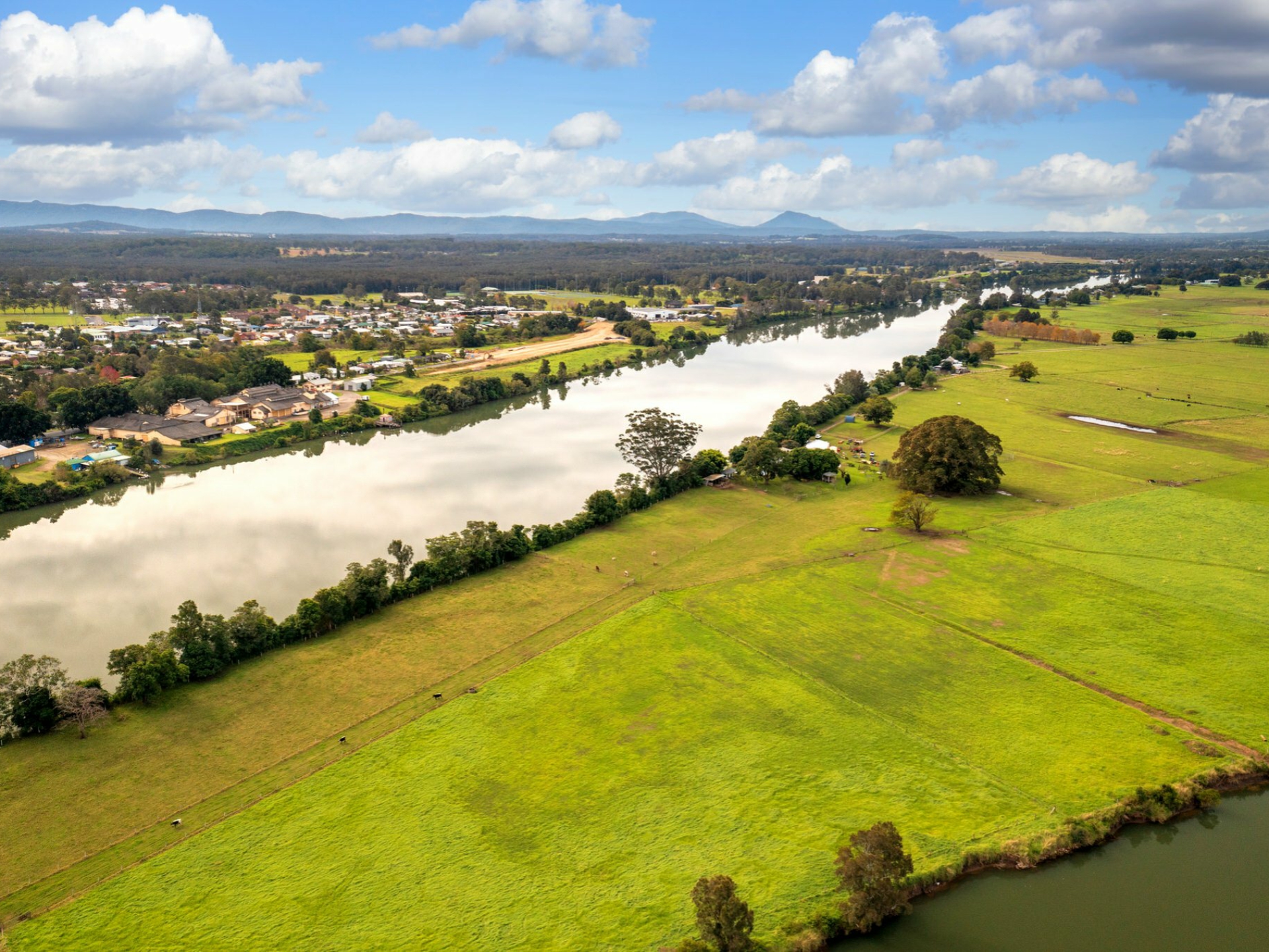 Dumaresq Island, 2430