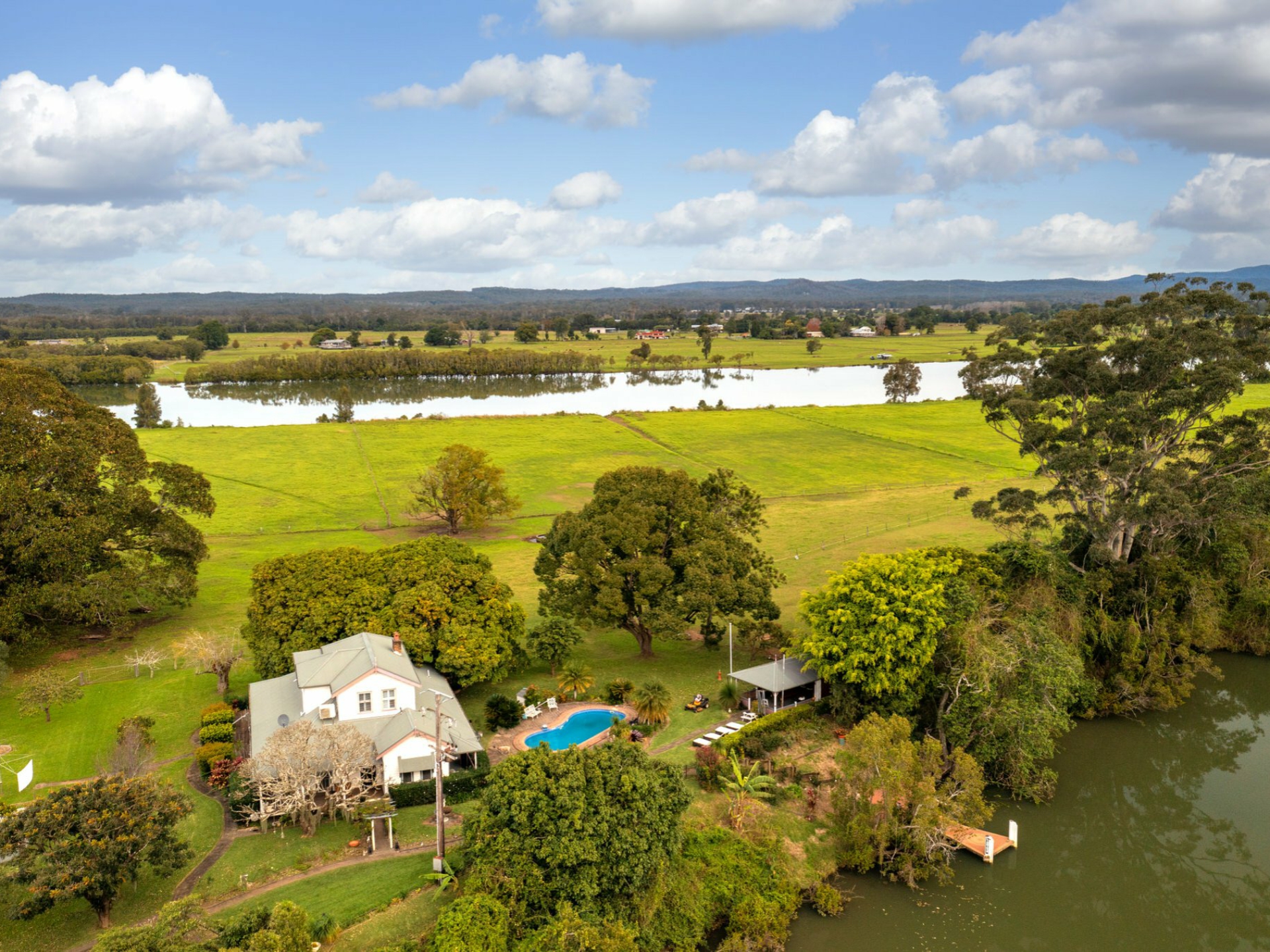 Dumaresq Island, 2430