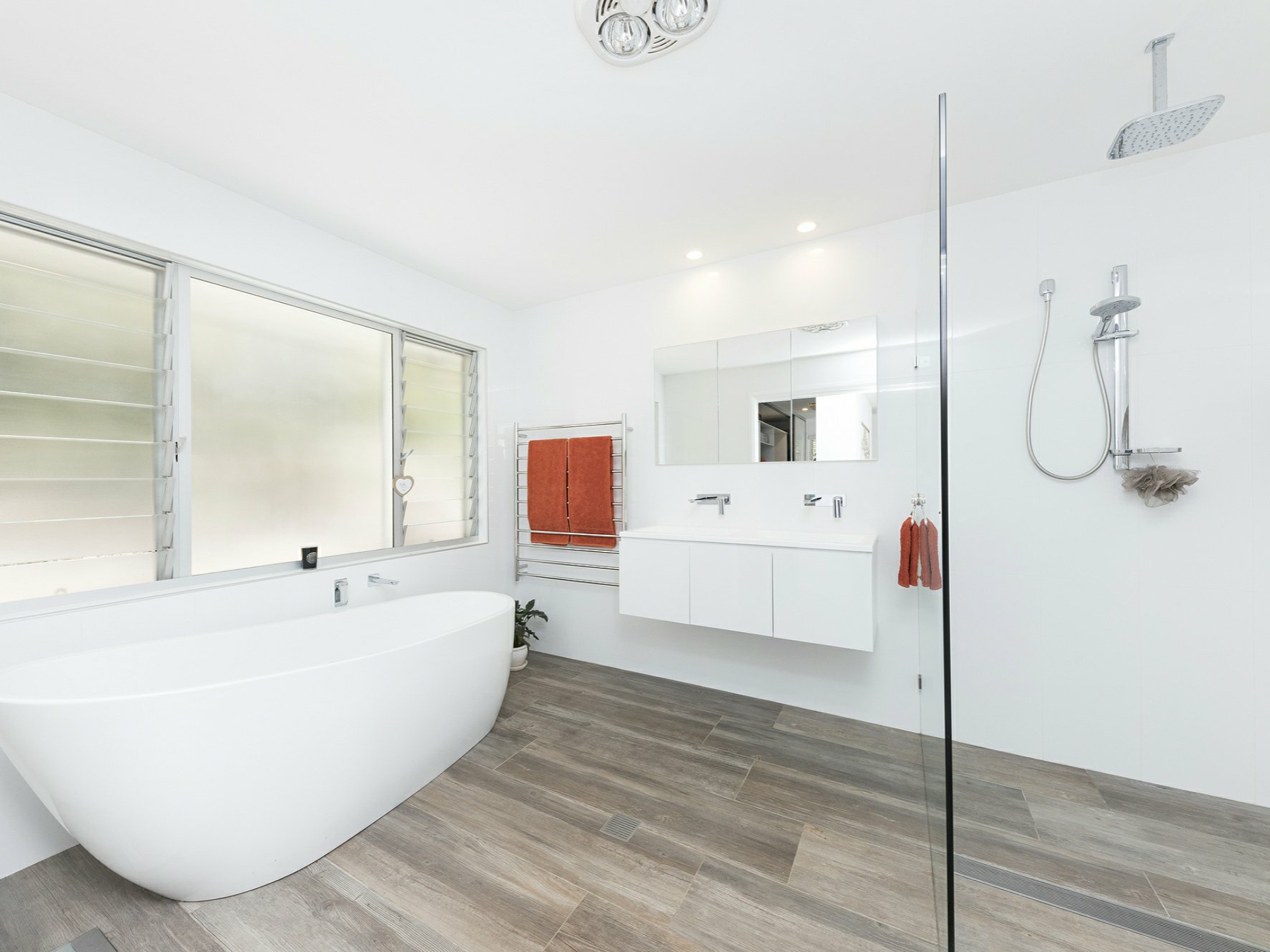 21 Woodlands Drive, HALLIDAYS POINT