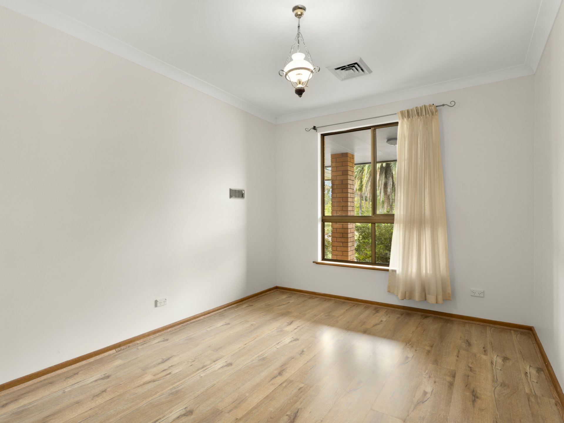 41 Valhaven Road, MOORLAND
