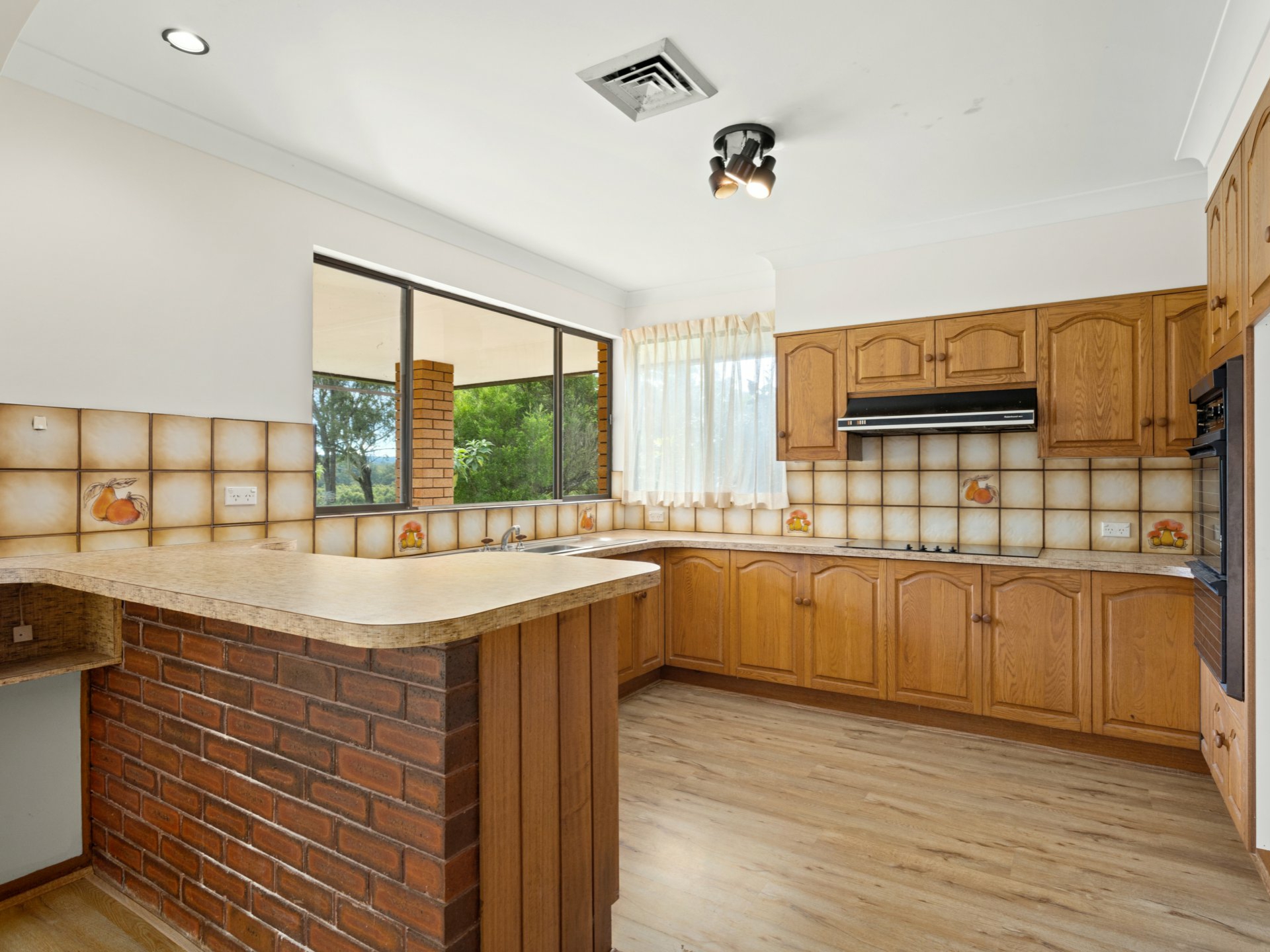 41 Valhaven Road, MOORLAND