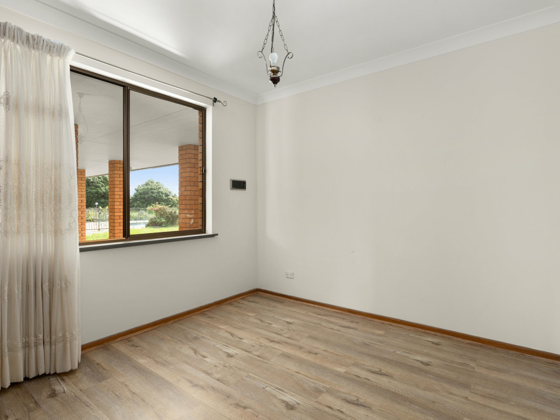 41 Valhaven Road, MOORLAND