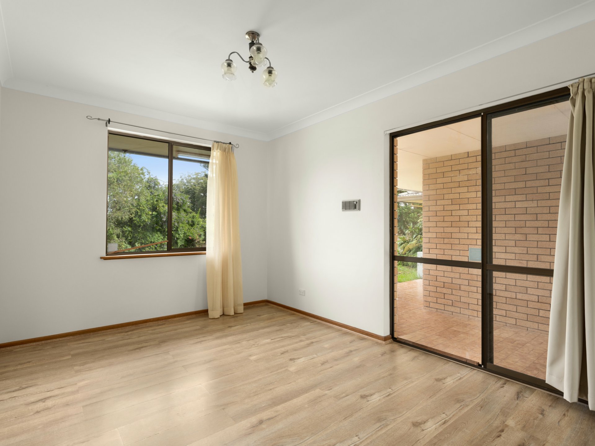 41 Valhaven Road, MOORLAND