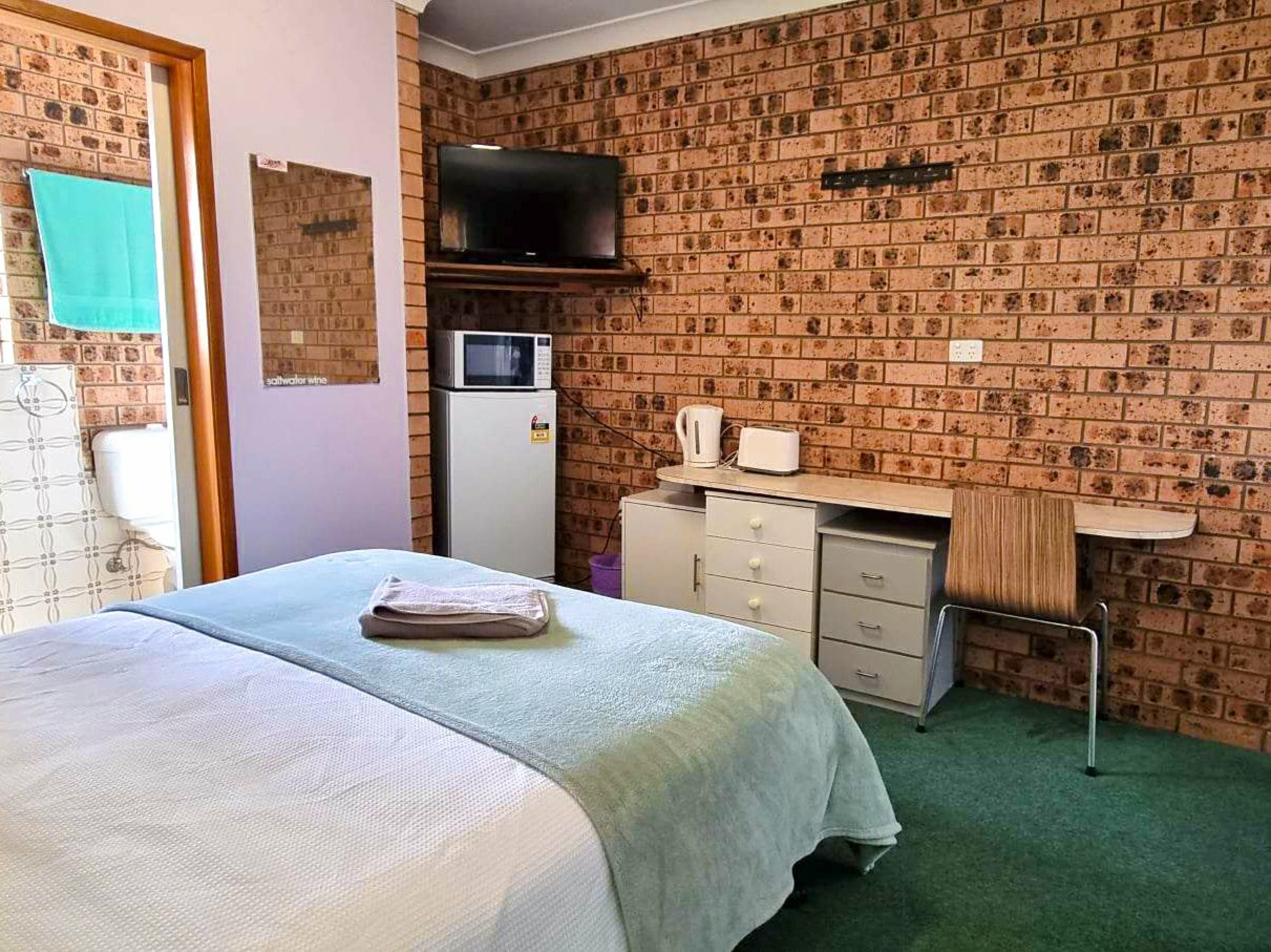 Taree, 2430