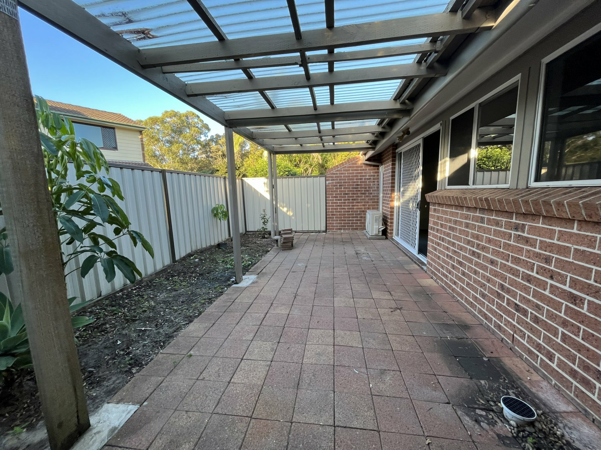 Unit 2/98 Macintosh Street — photo 2 of 4
