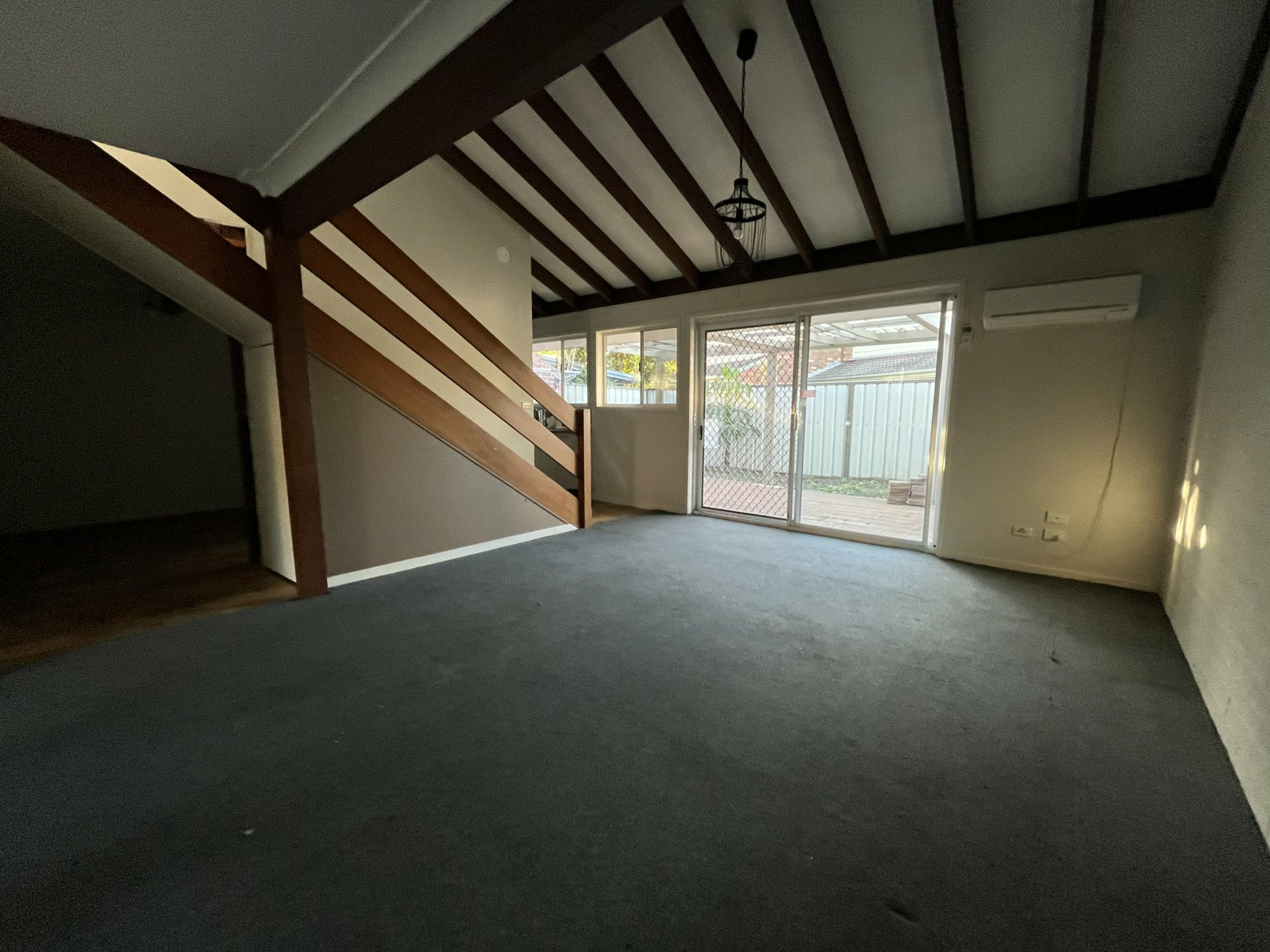 Unit 2/98 Macintosh Street — photo 3 of 4