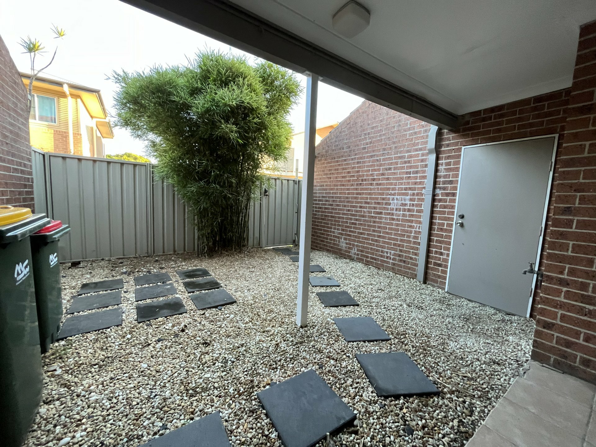 Unit 2/98 Macintosh Street — photo 4 of 4