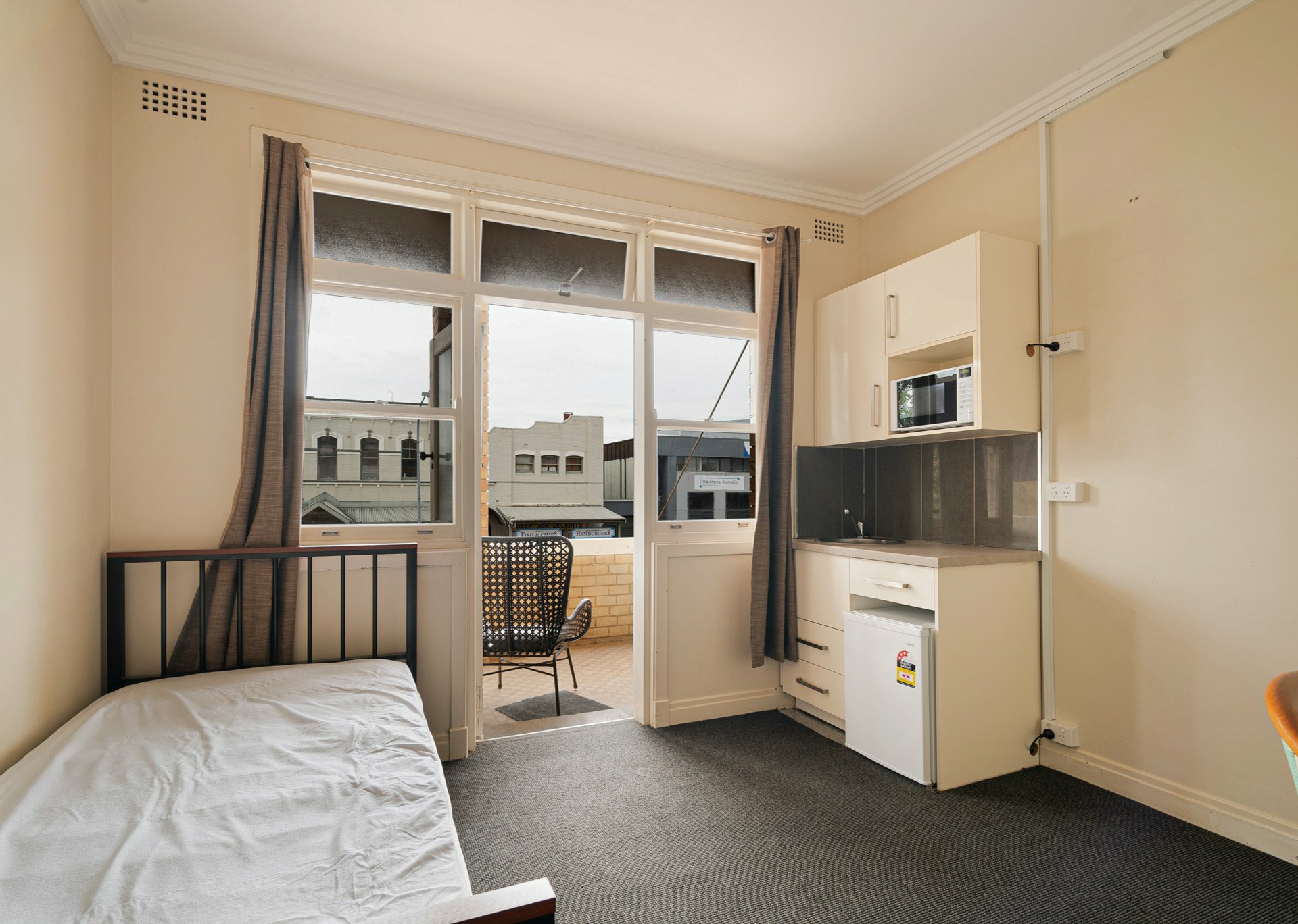 4 Pulteney Street — photo 2 of 5