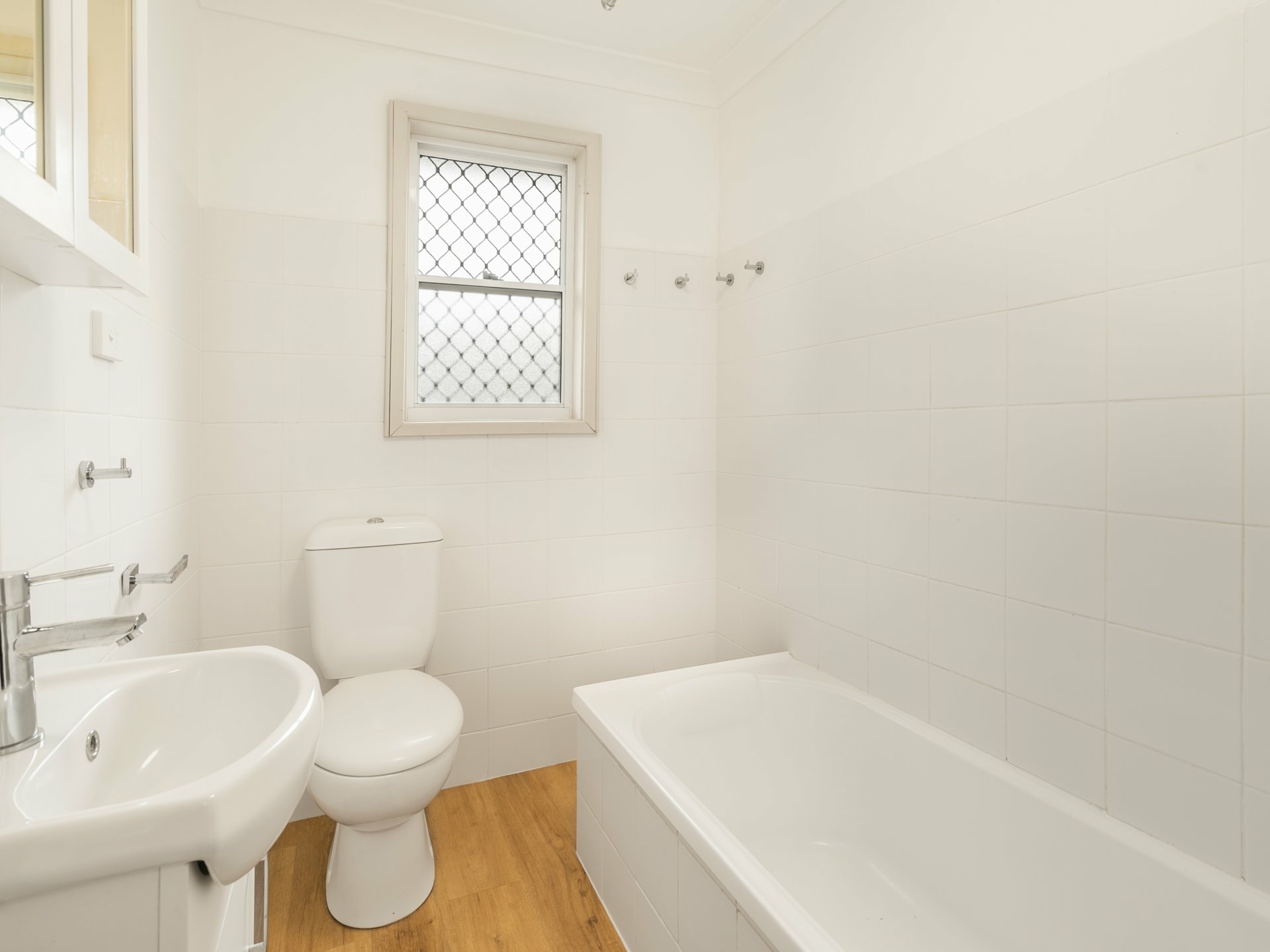 17 Barton Street — photo 5 of 10