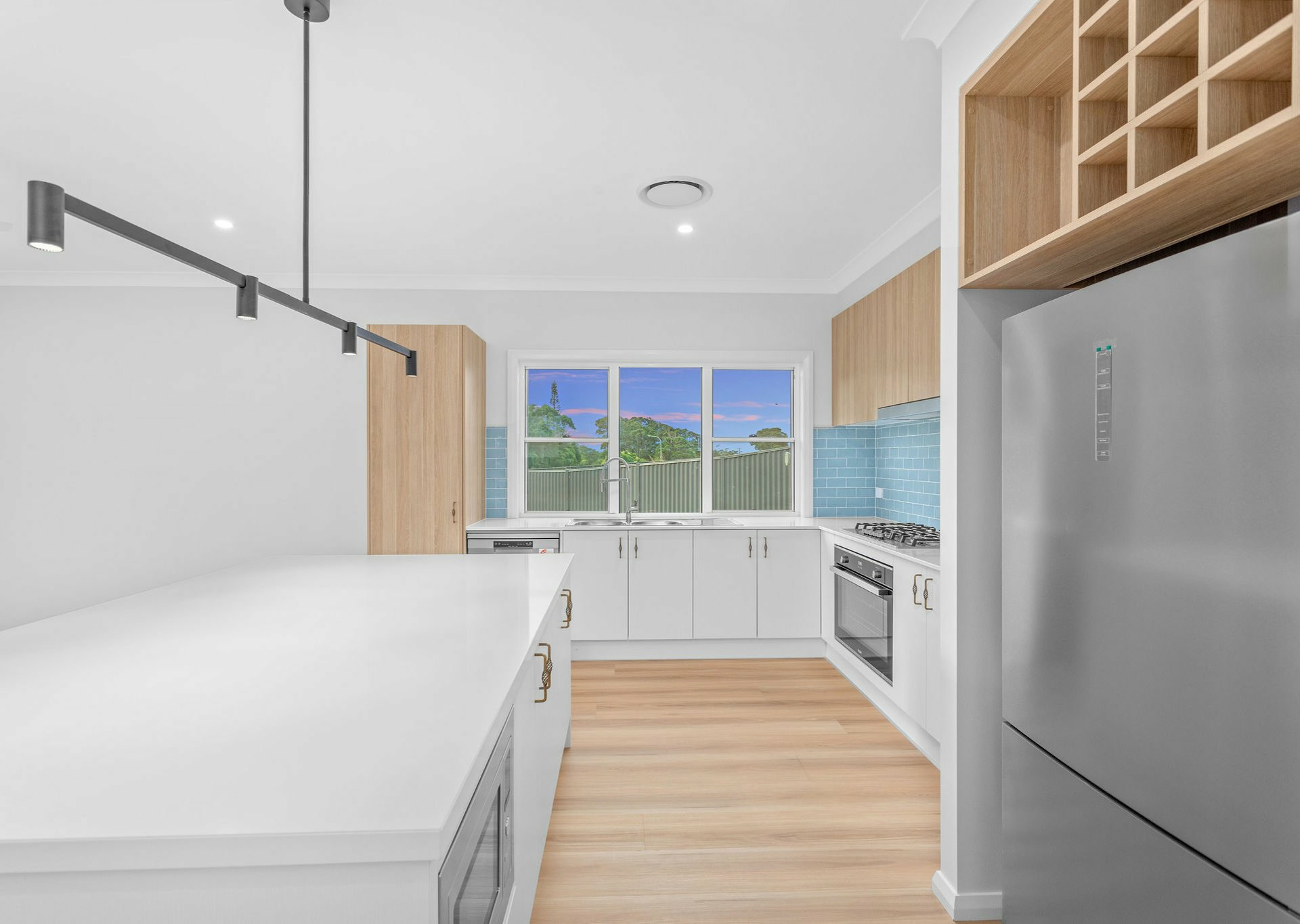 8 Lace Court, DIAMOND BEACH