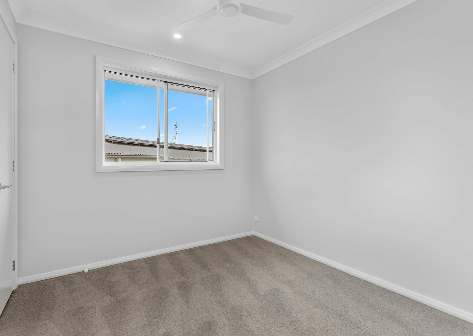 8 Lace Court, DIAMOND BEACH