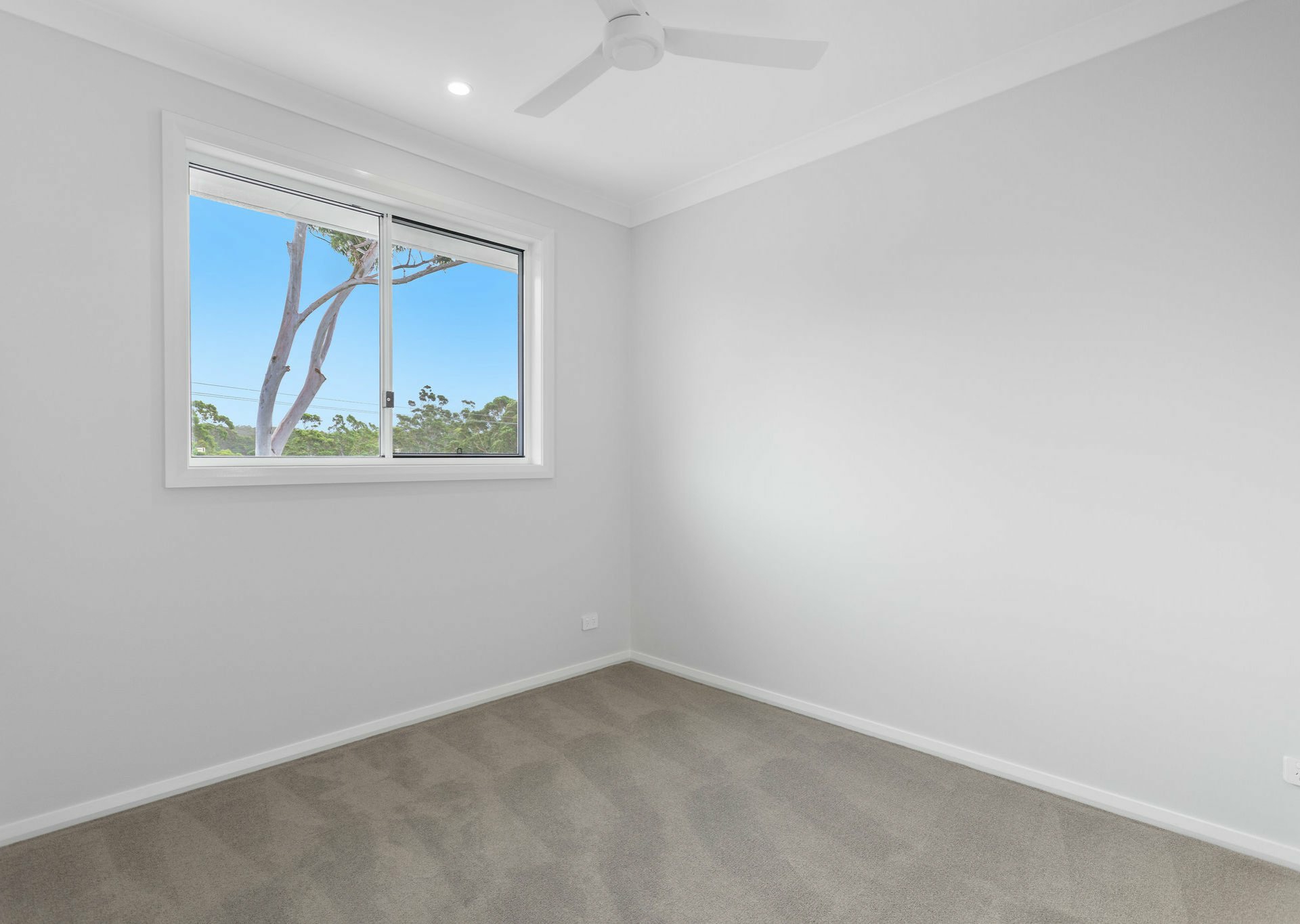 8 Lace Court, DIAMOND BEACH