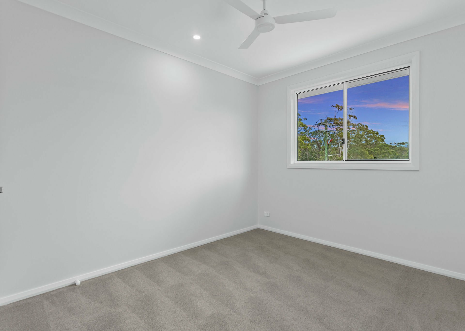 8 Lace Court, DIAMOND BEACH
