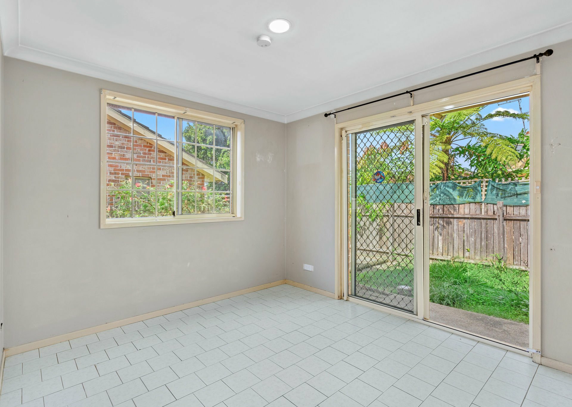 8 Forest Grove, TAREE