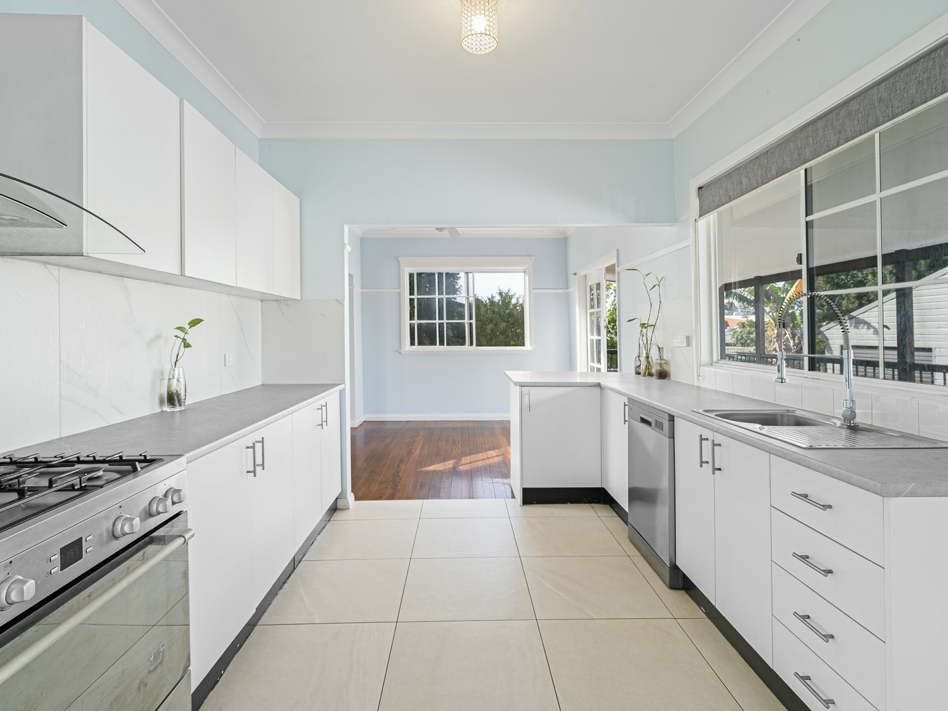 37 Bruntnell Street — photo 2 of 14