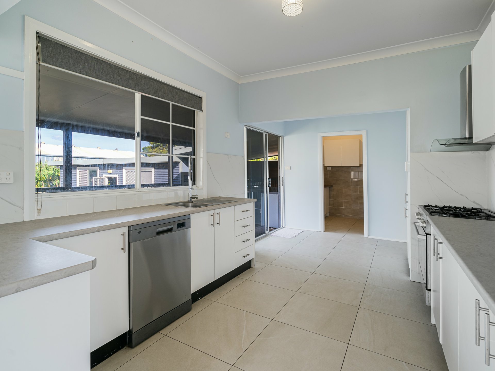 37 Bruntnell Street — photo 3 of 14