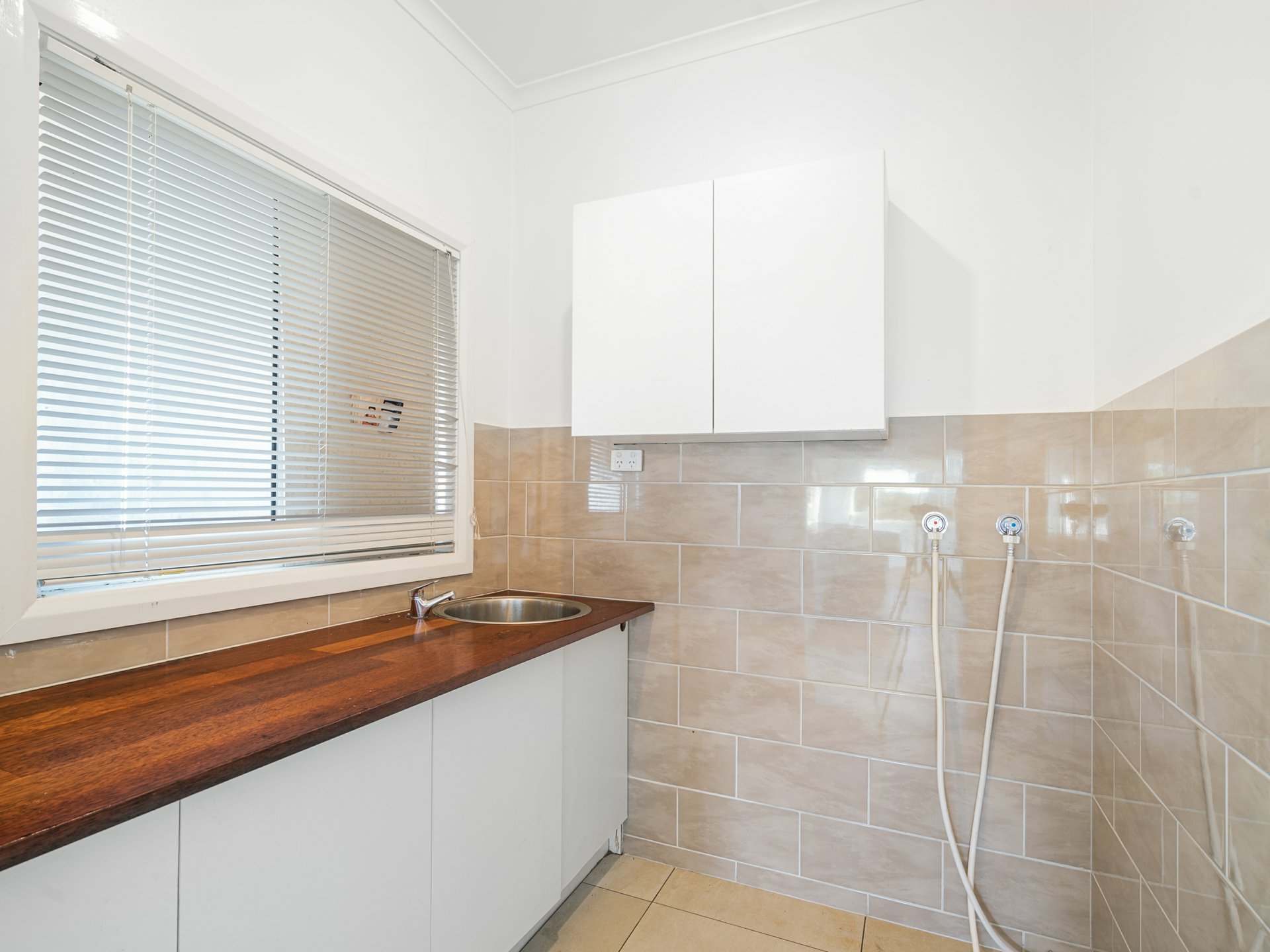 37 Bruntnell Street — photo 9 of 14