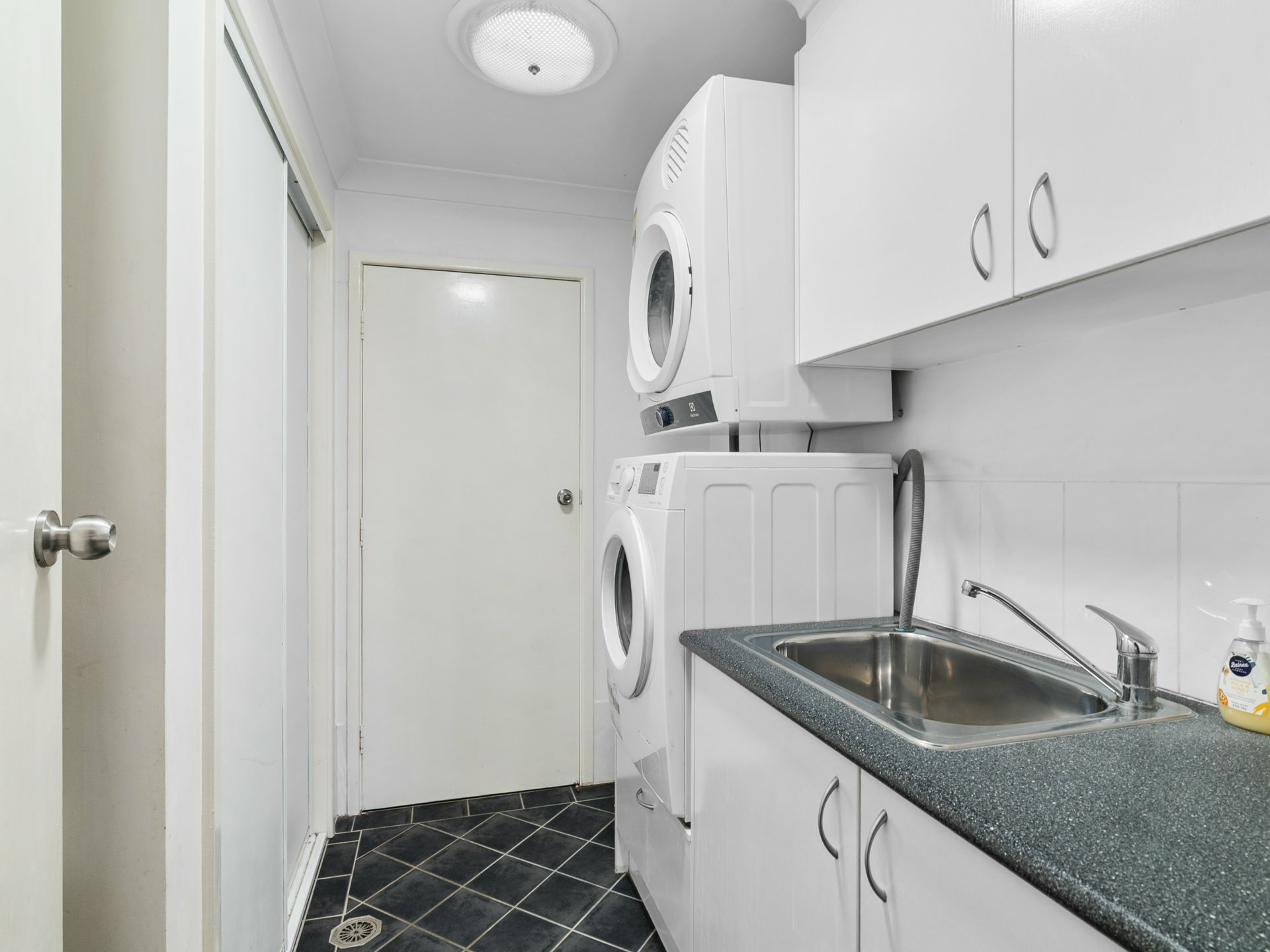 4 Taree Street — photo 18 of 27