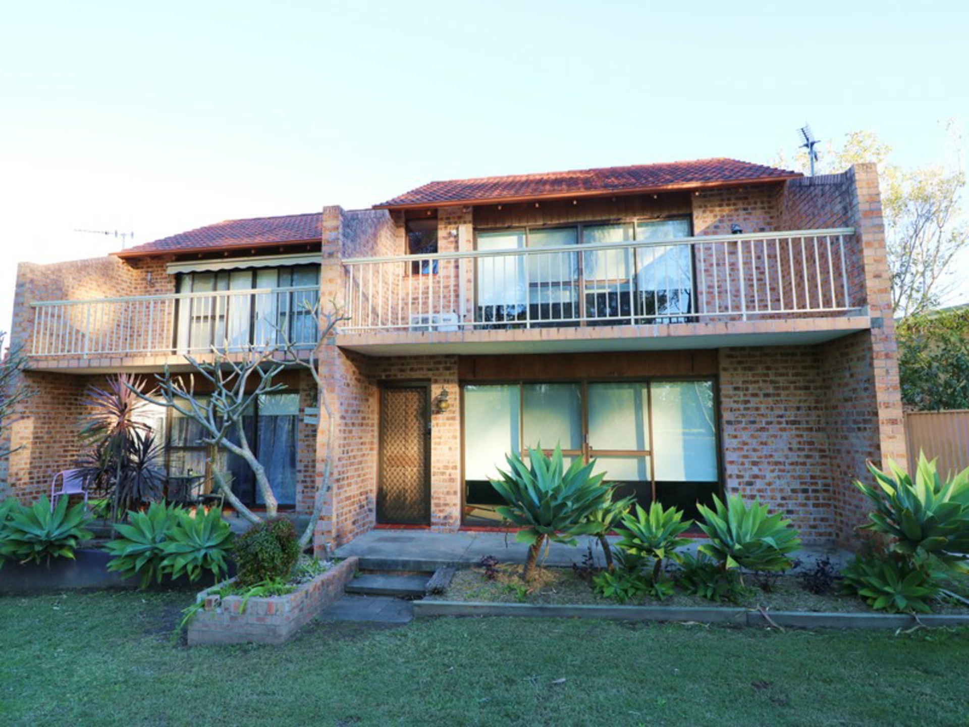 2/52 Muldoon Street — photo from LJ Hooker Taree