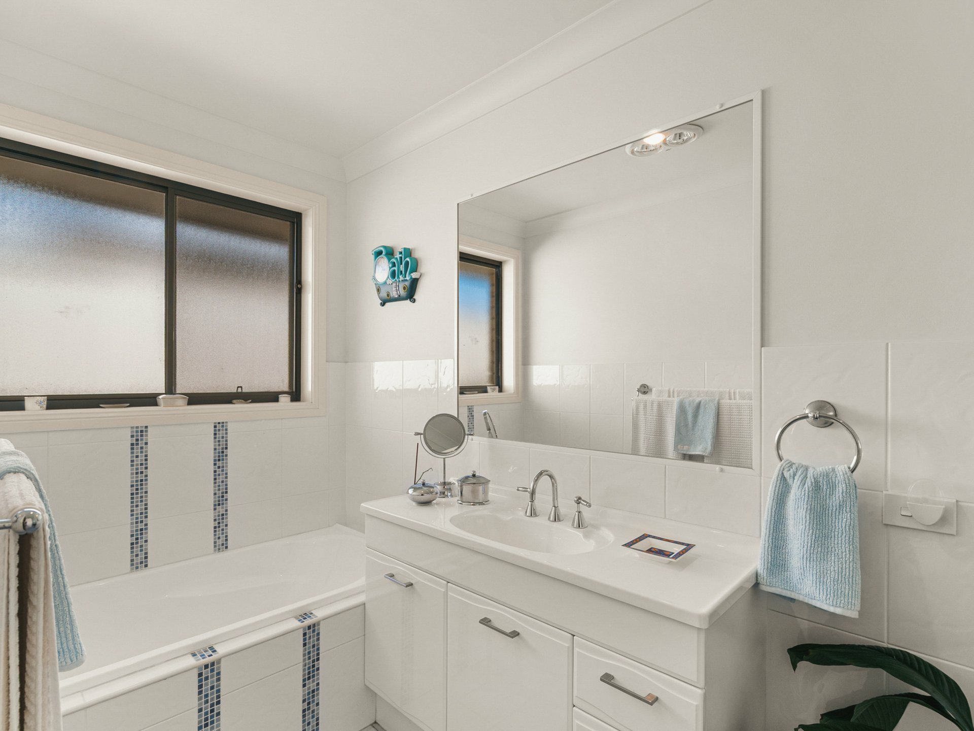 25 Burdett Street — photo 10 of 25
