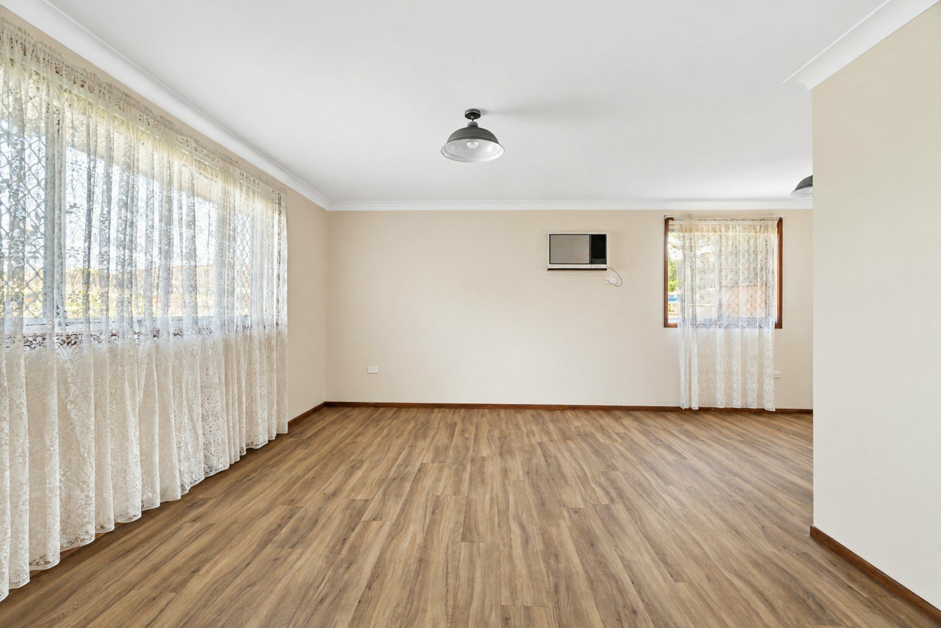 8 Nioka Place — photo 2 of 15