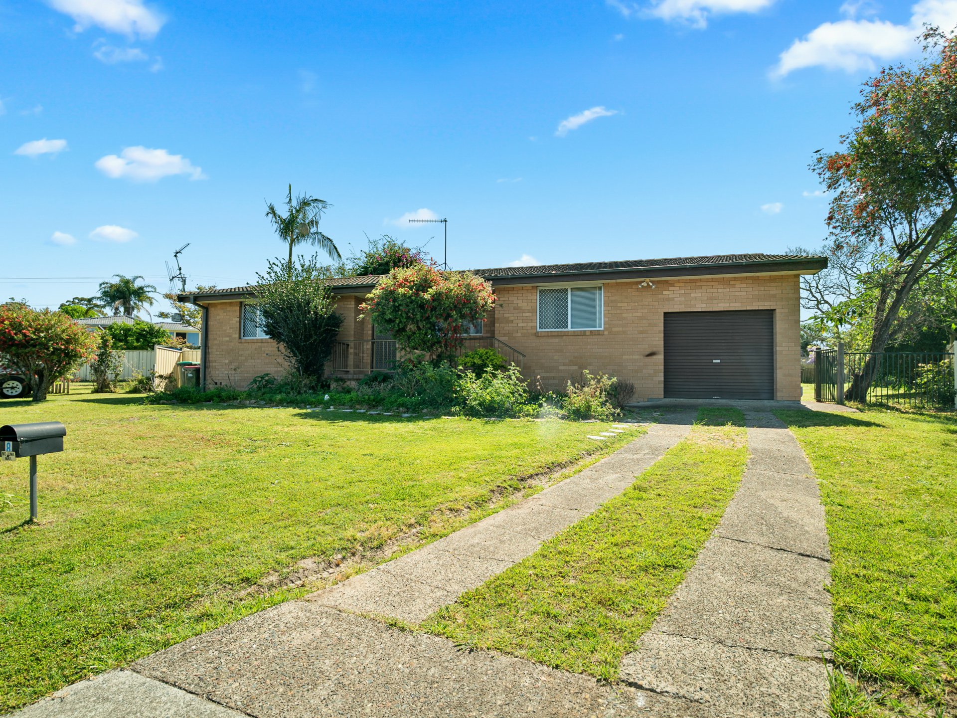 8 Nioka Place — photo 11 of 15