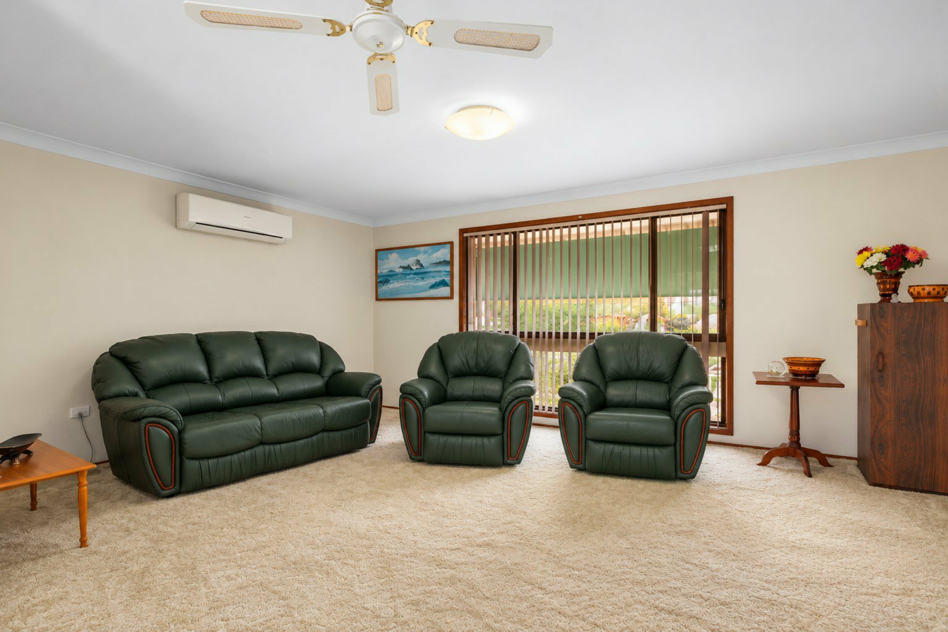 2 Kentia Close — photo 2 of 26