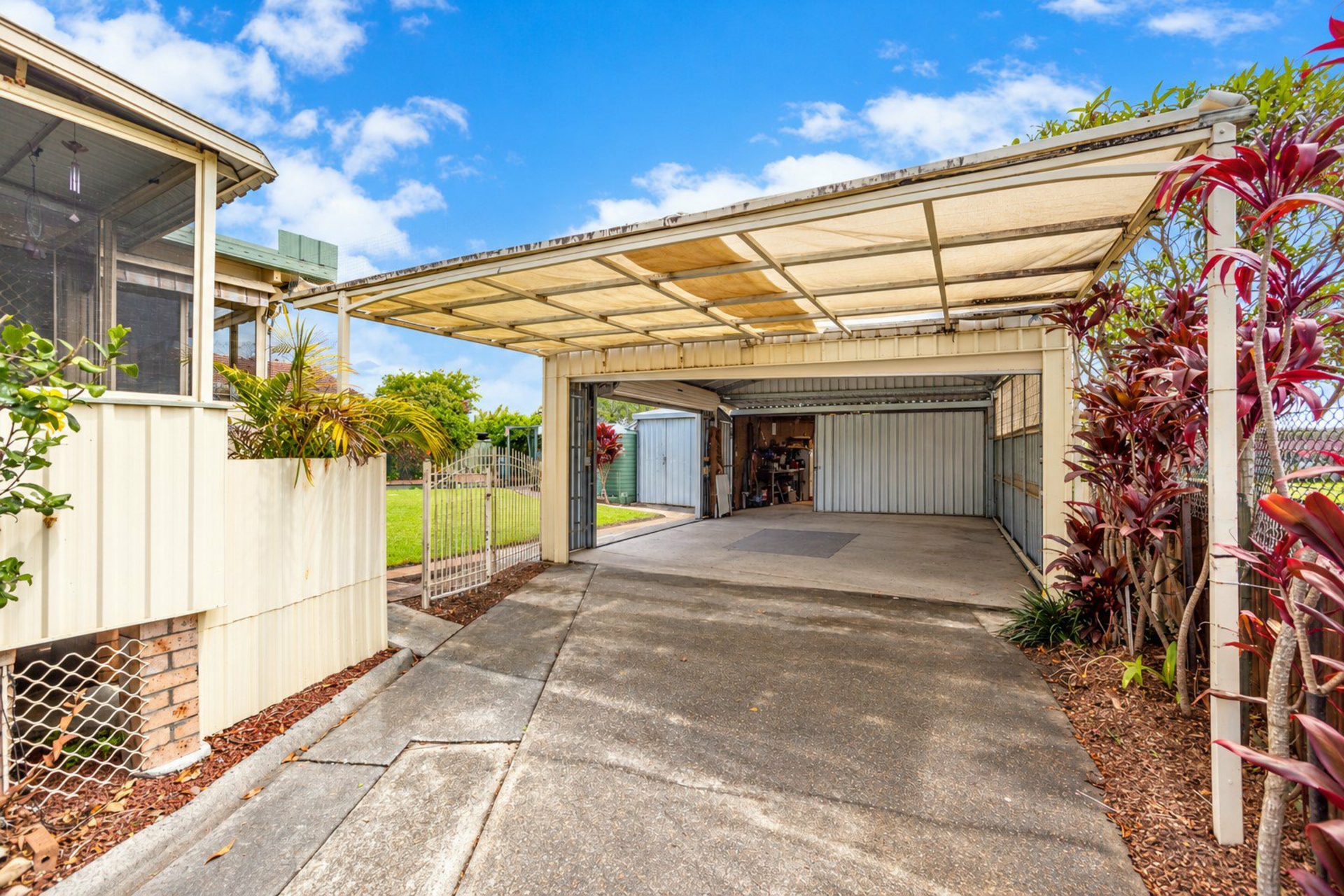 2 Kentia Close — photo 7 of 26