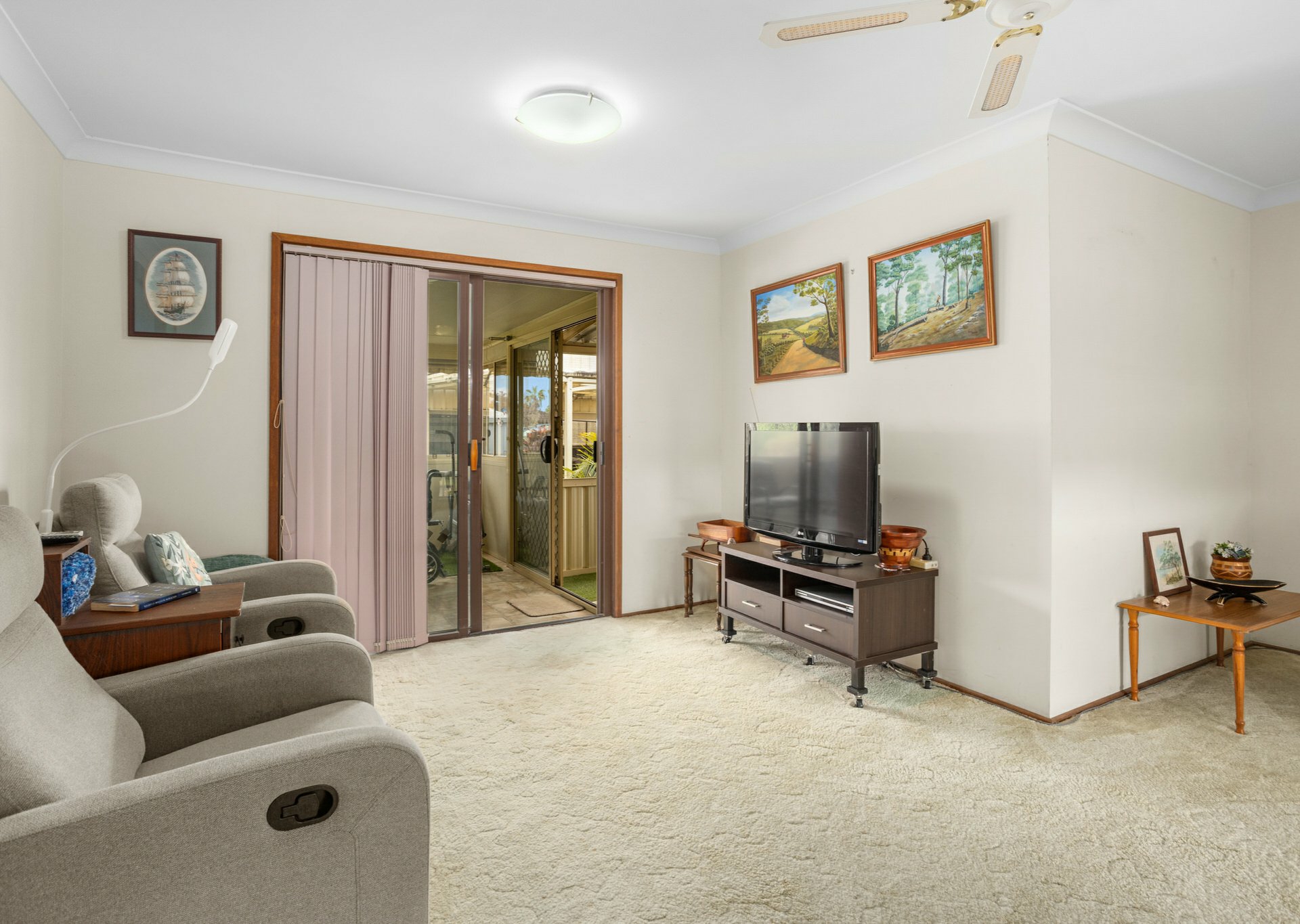 2 Kentia Close — photo 8 of 26