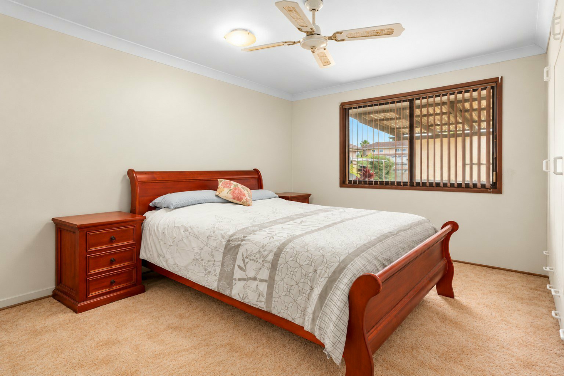 2 Kentia Close — photo 11 of 26