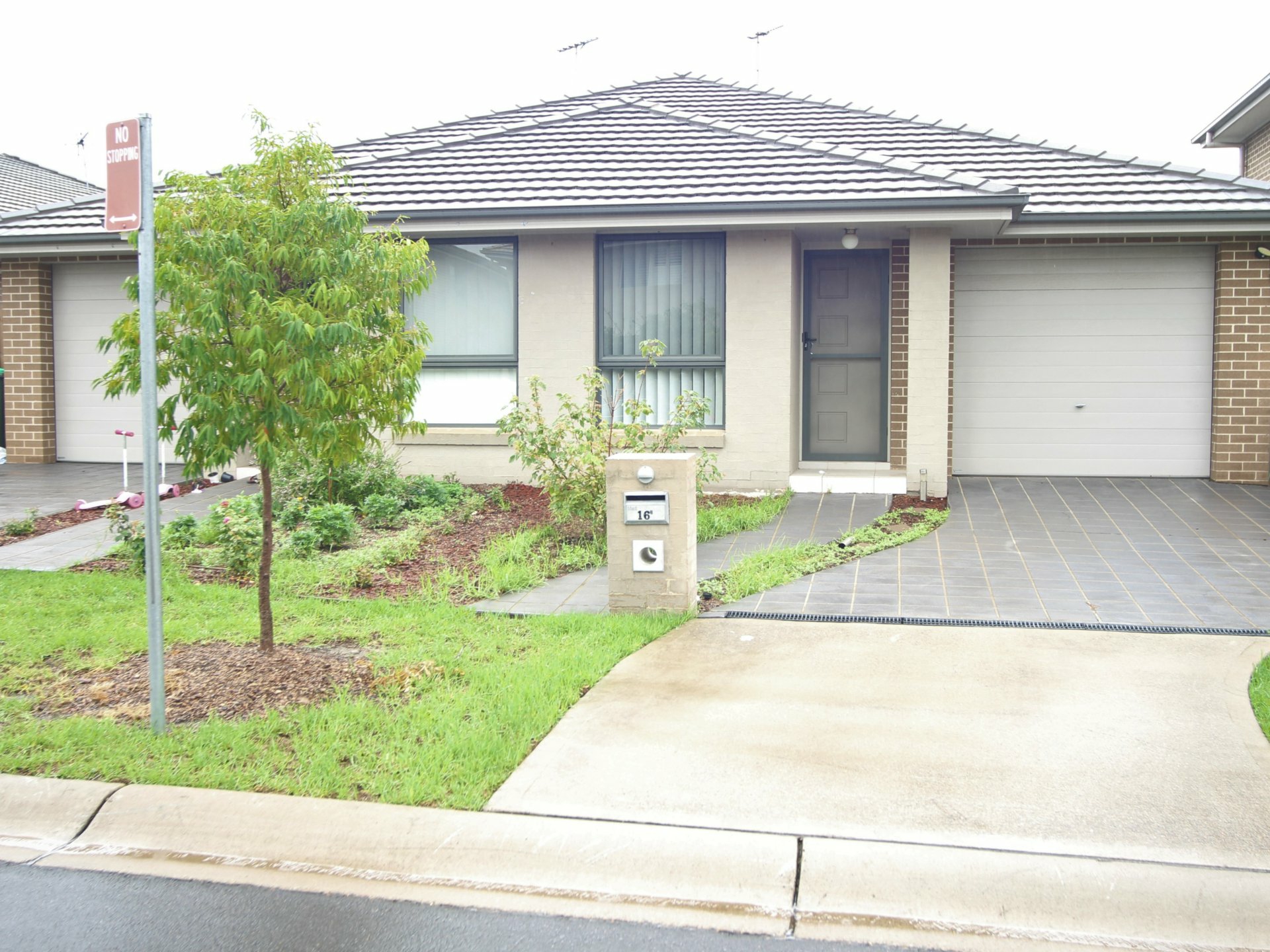 16 Callinan Crescent, BARDIA