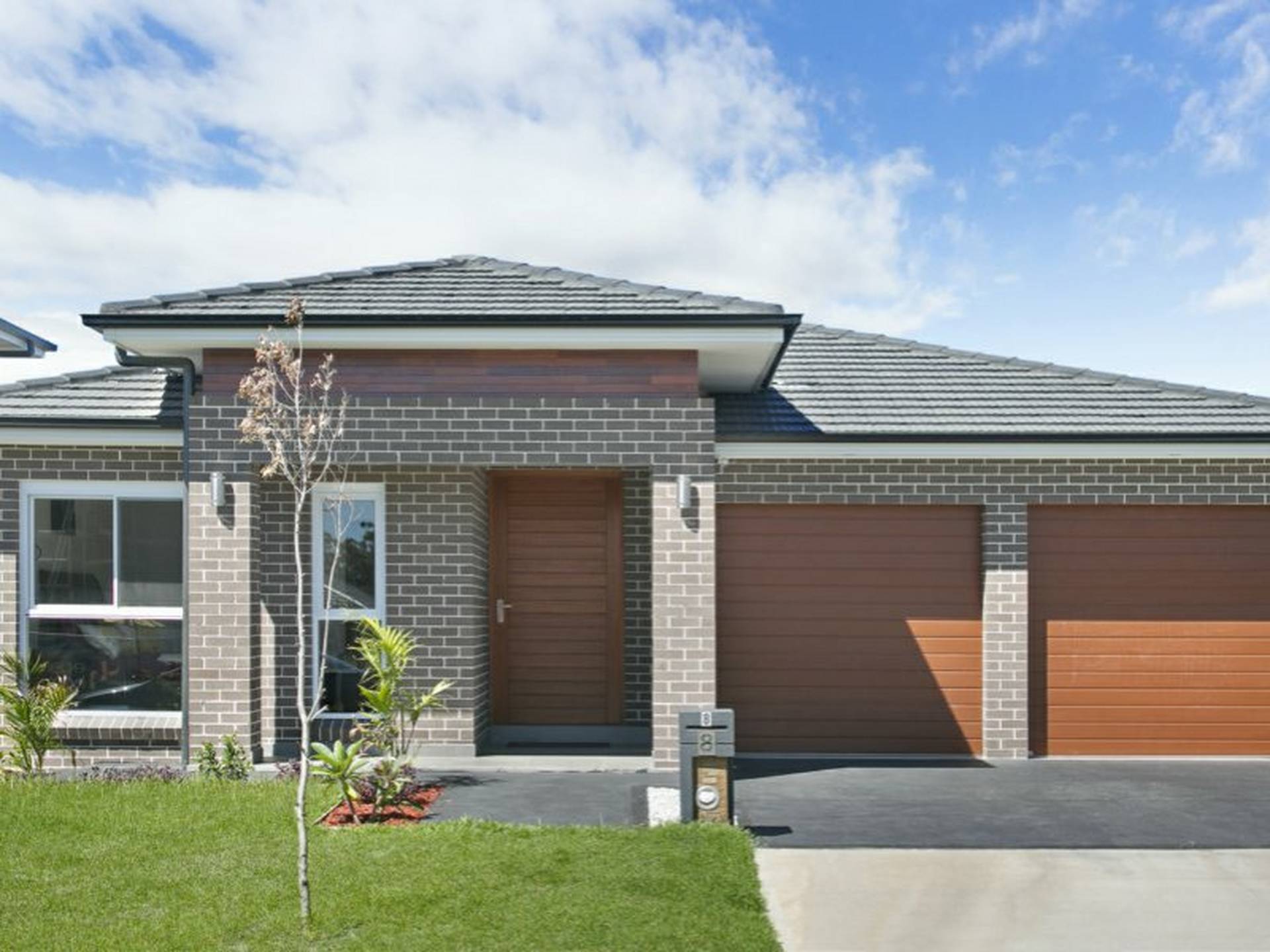 8 Hester Avenue, CLAYMORE