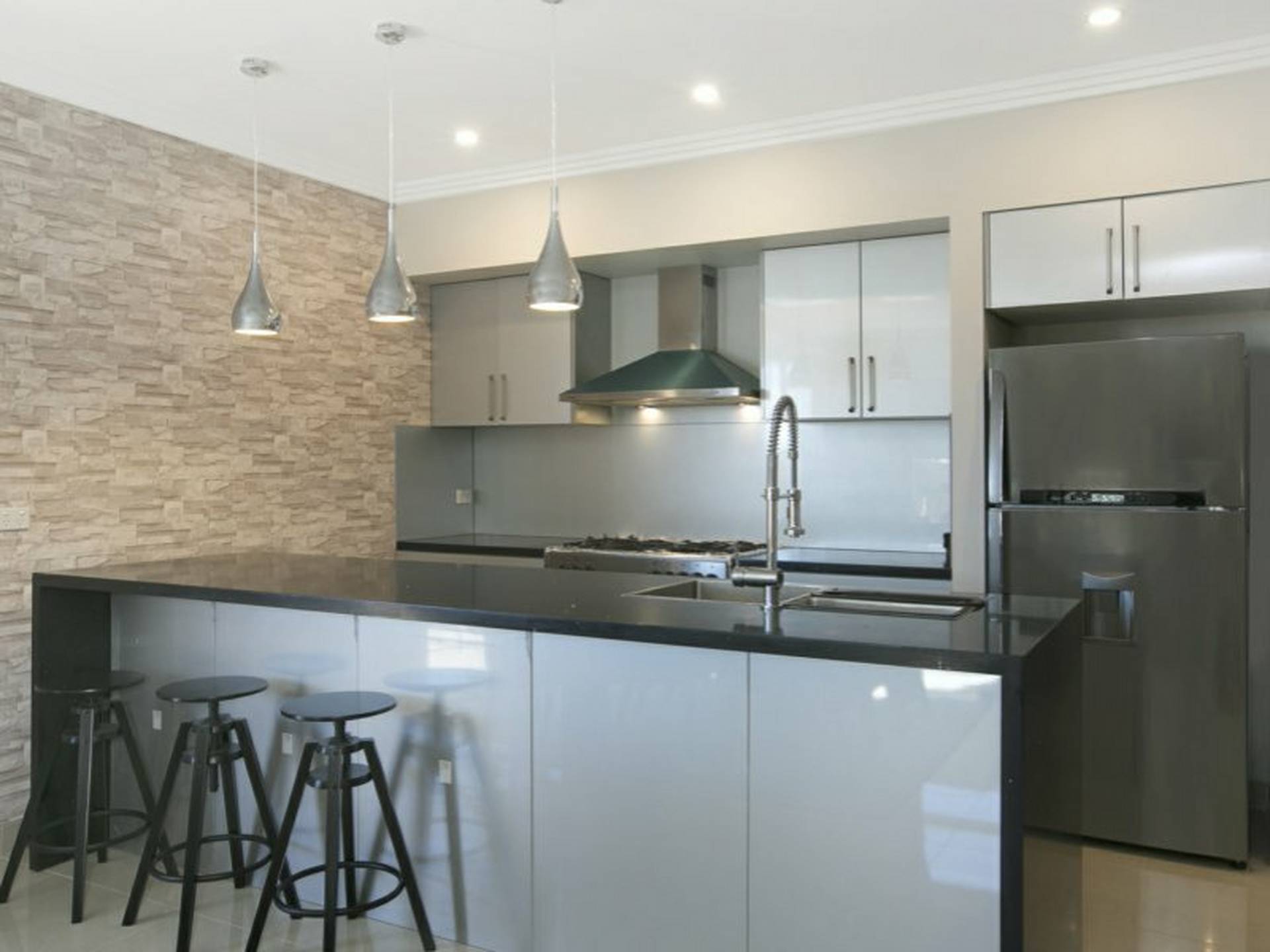 8 Hester Avenue, CLAYMORE