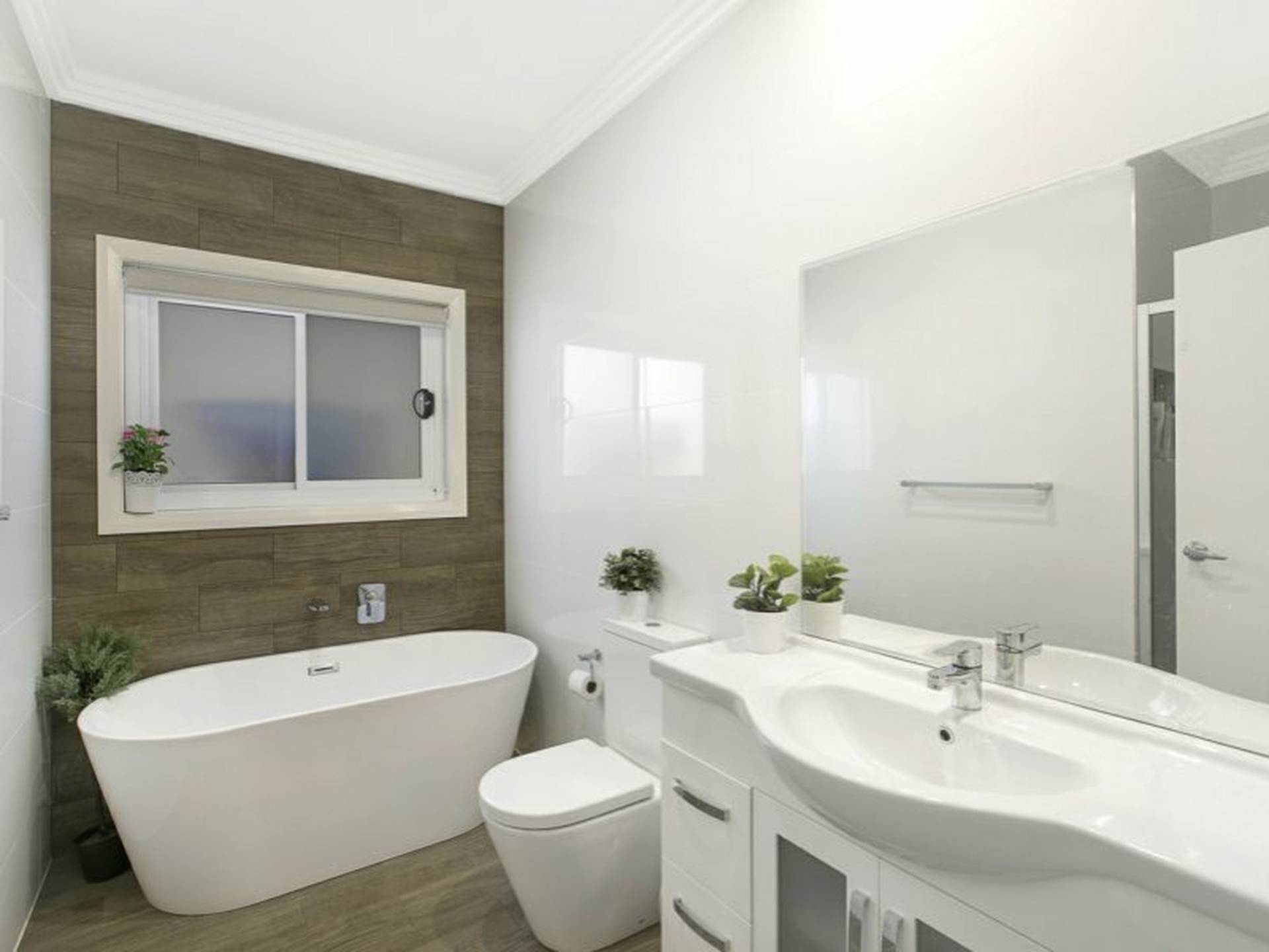 8 Hester Avenue, CLAYMORE