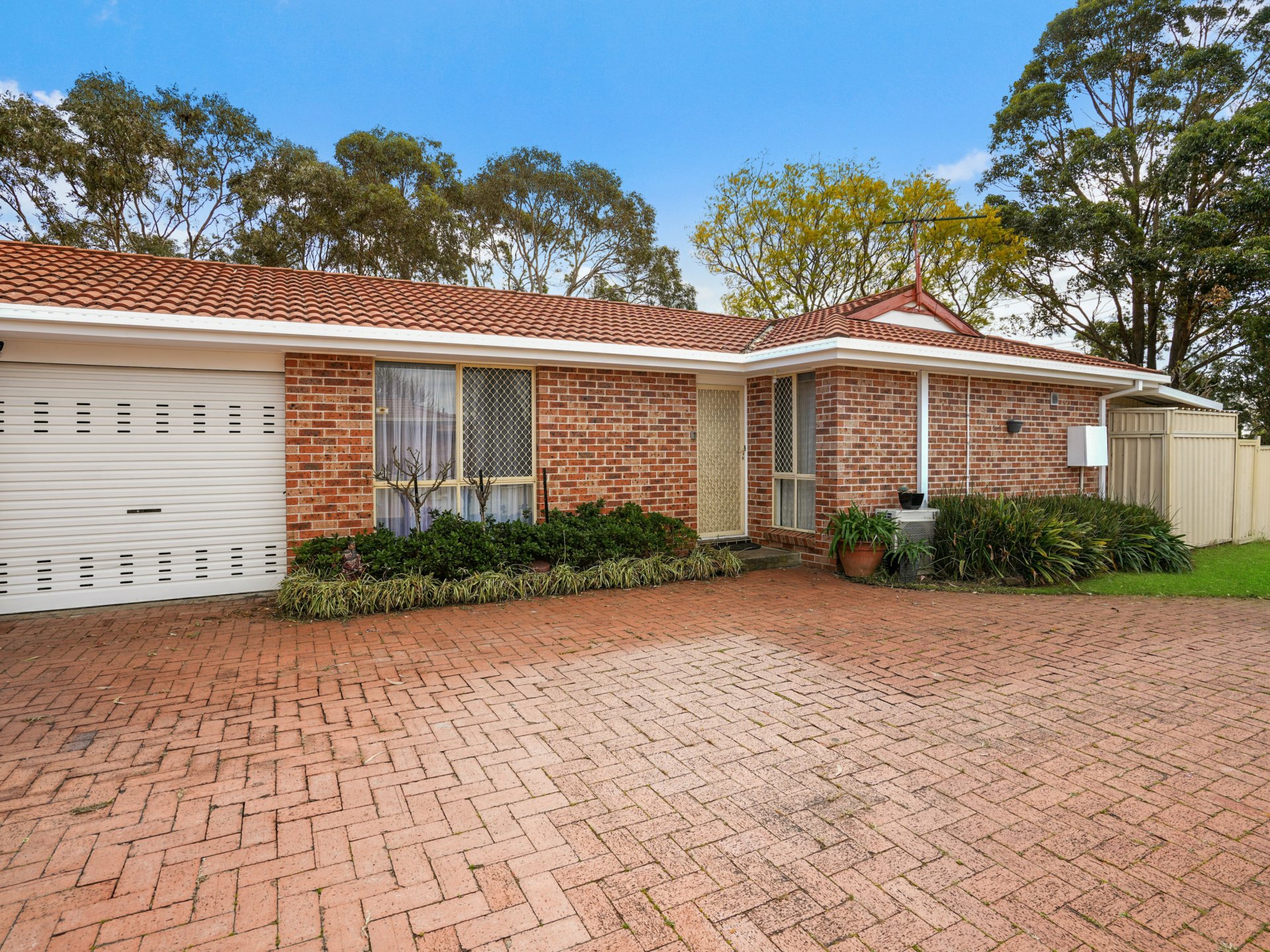 2/19 Pontiac Place Ingleburn NSW