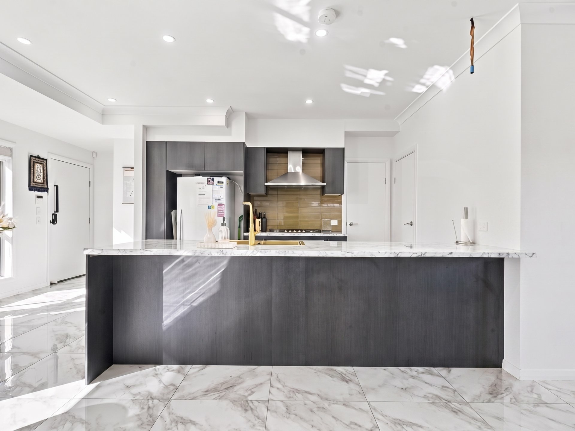 1/35 Jacaranda Crescent — photo 2 of 22