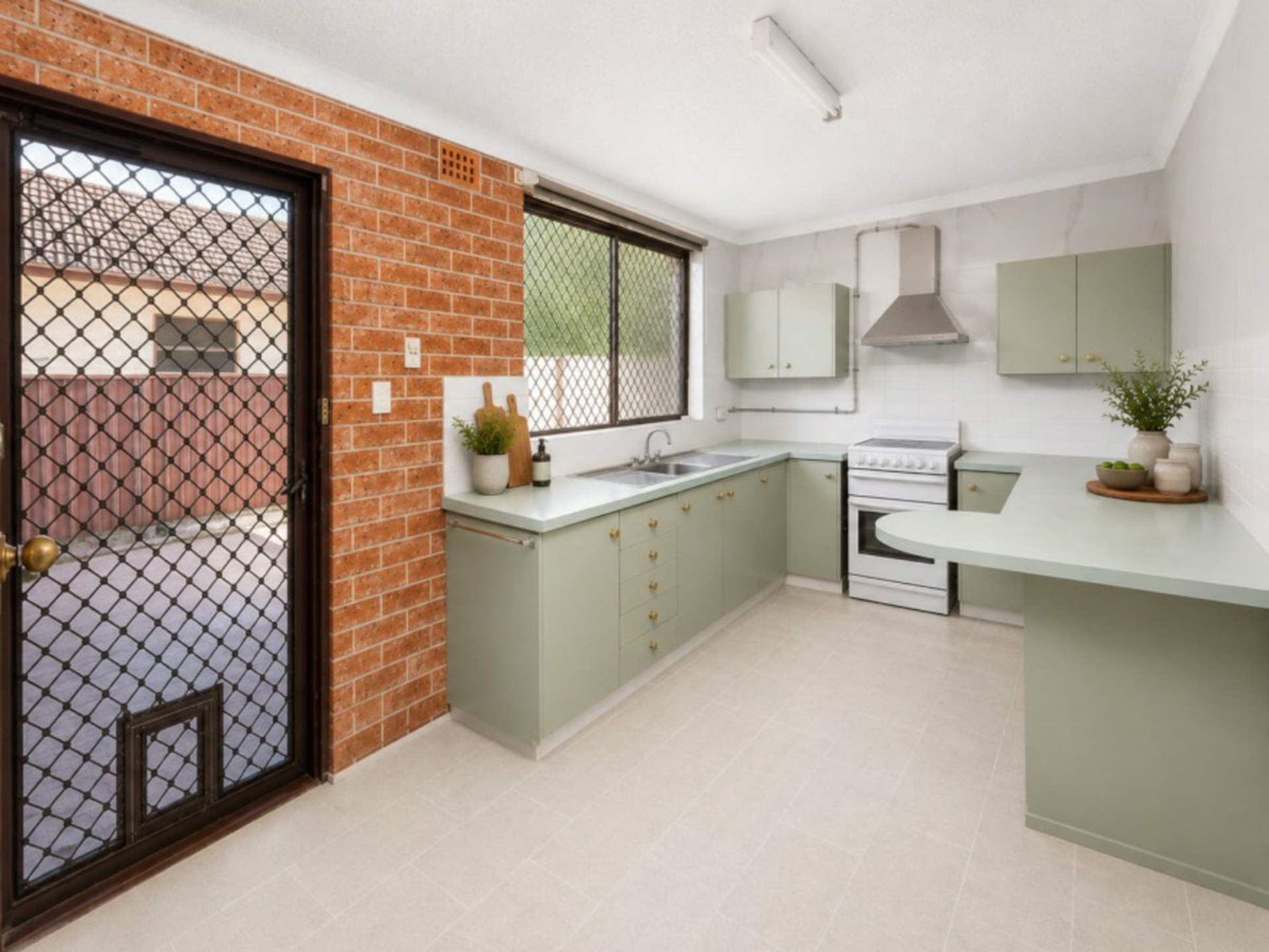 2/14 Chester Road — photo 5 of 21