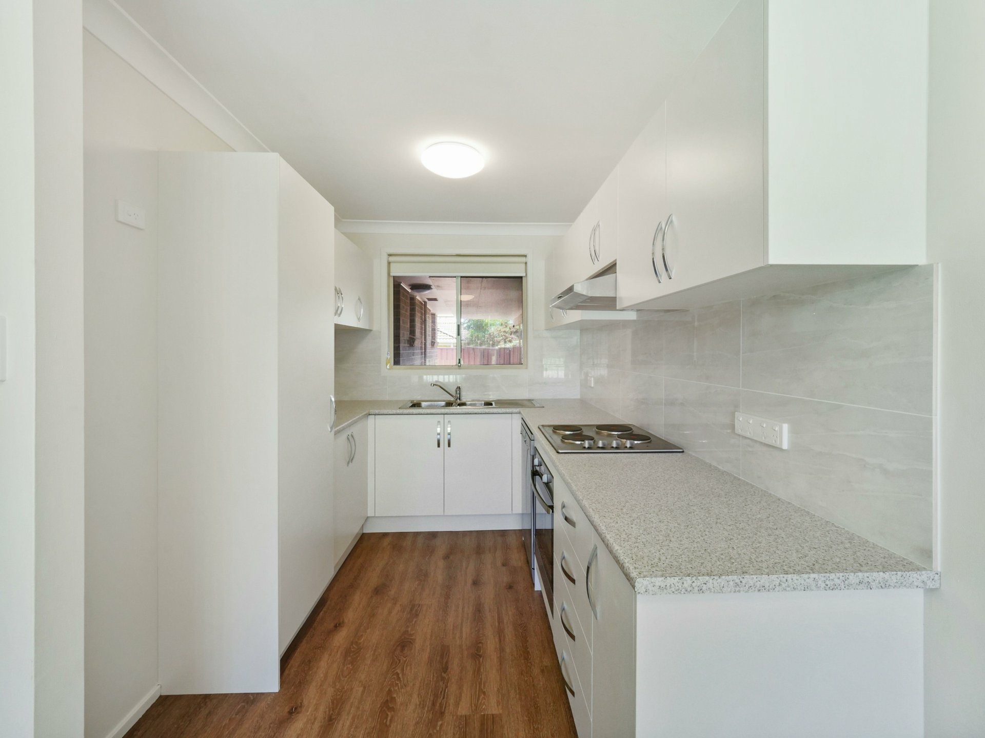 11/212-222 Harrow Road — photo 4 of 20