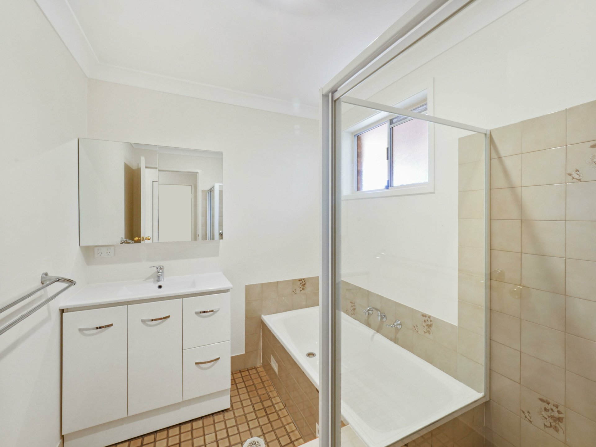 11/212-222 Harrow Road — photo 13 of 20