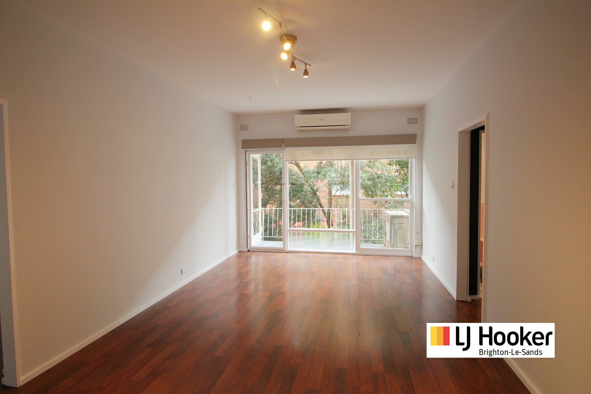 6/180 Russell Avenue, DOLLS POINT