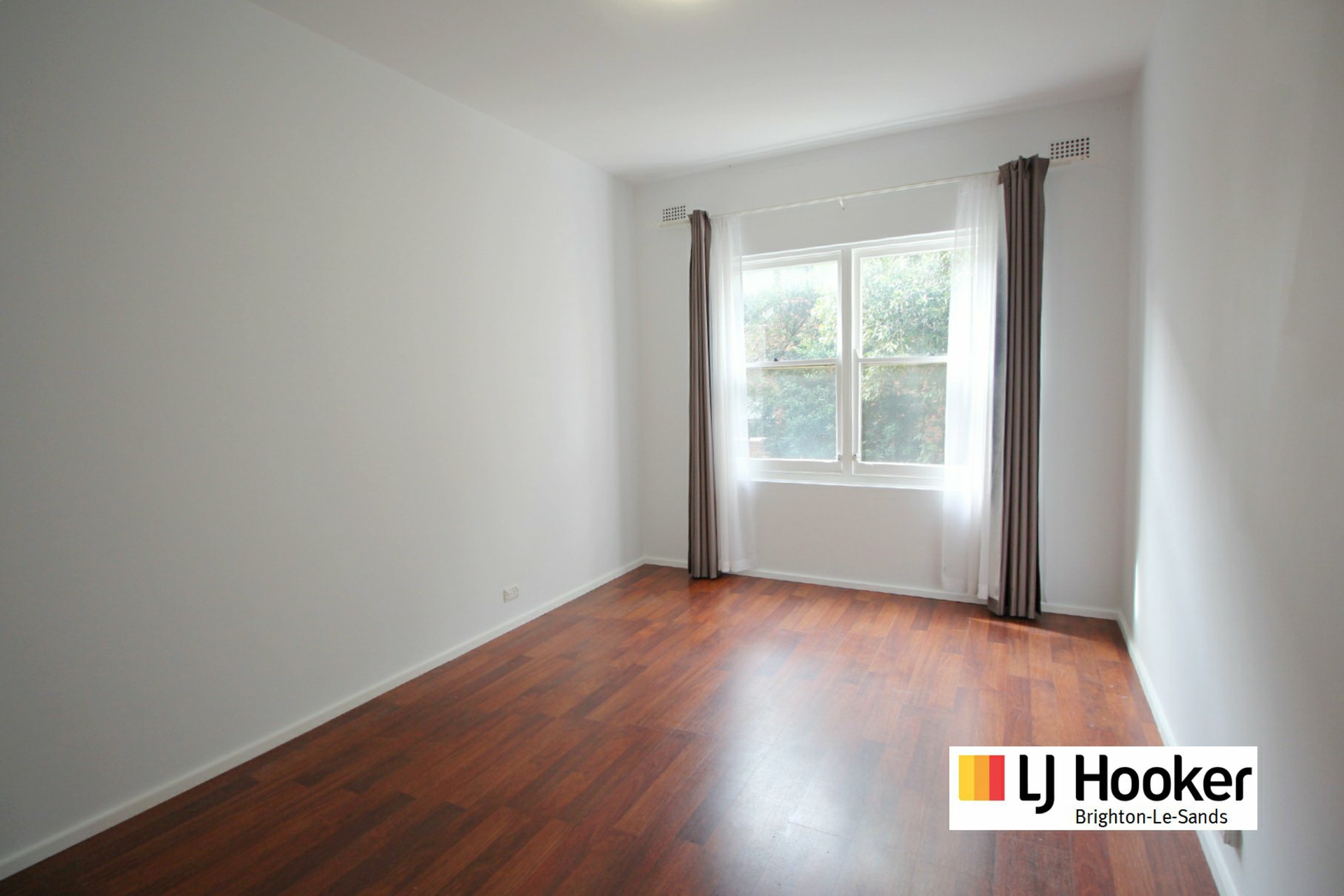6/180 Russell Avenue, DOLLS POINT