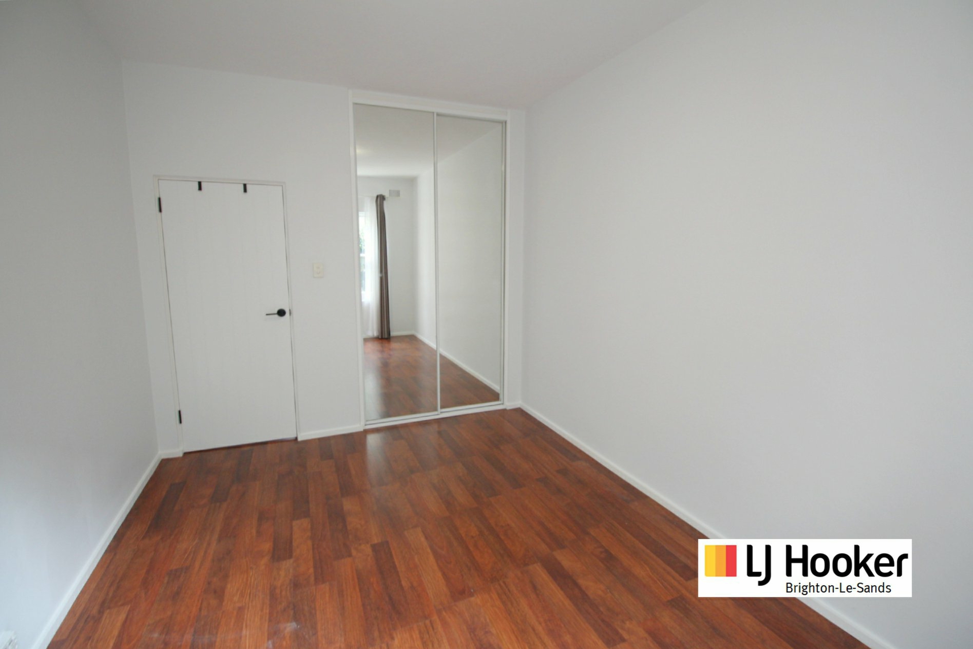 6/180 Russell Avenue, DOLLS POINT