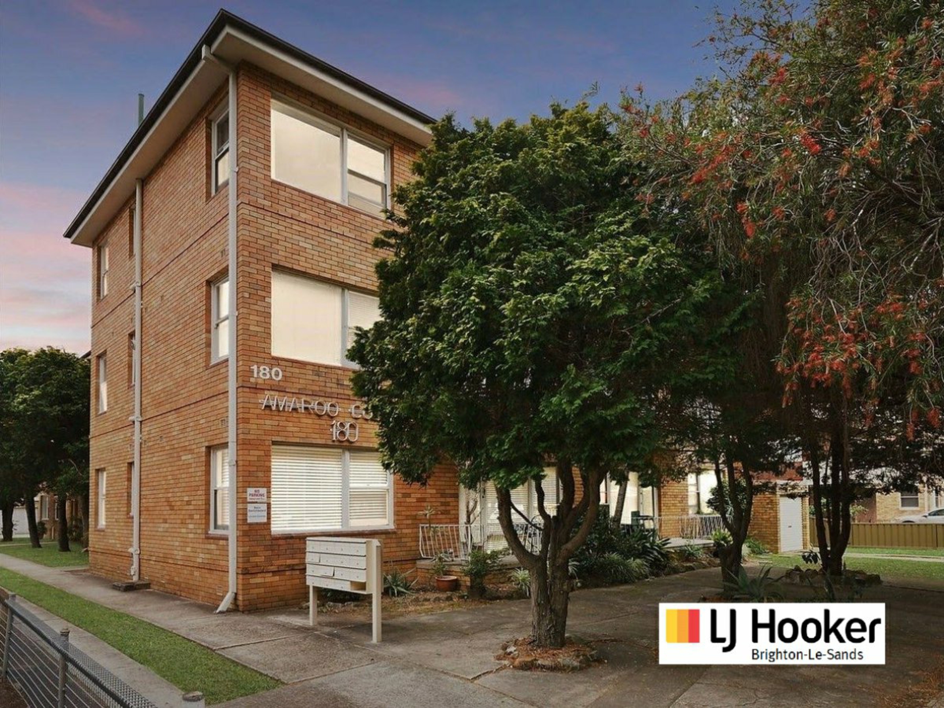 6/180 Russell Avenue, DOLLS POINT